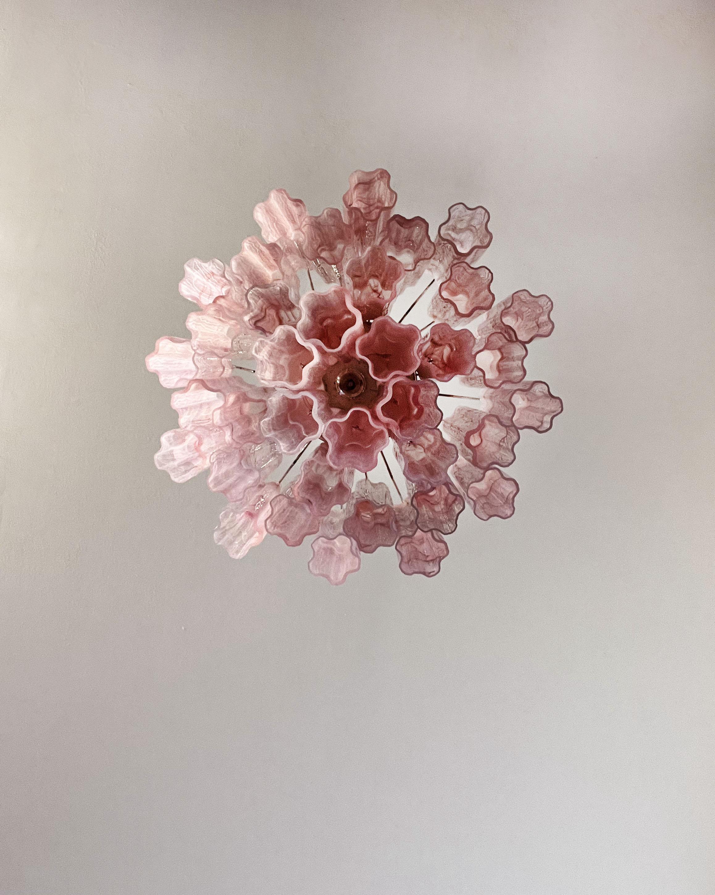 Fantastischer Glasröhren-Kronleuchter – 36 rosa Alabastergläser im Zustand „Gut“ im Angebot in Gaiarine Frazione Francenigo (TV), IT