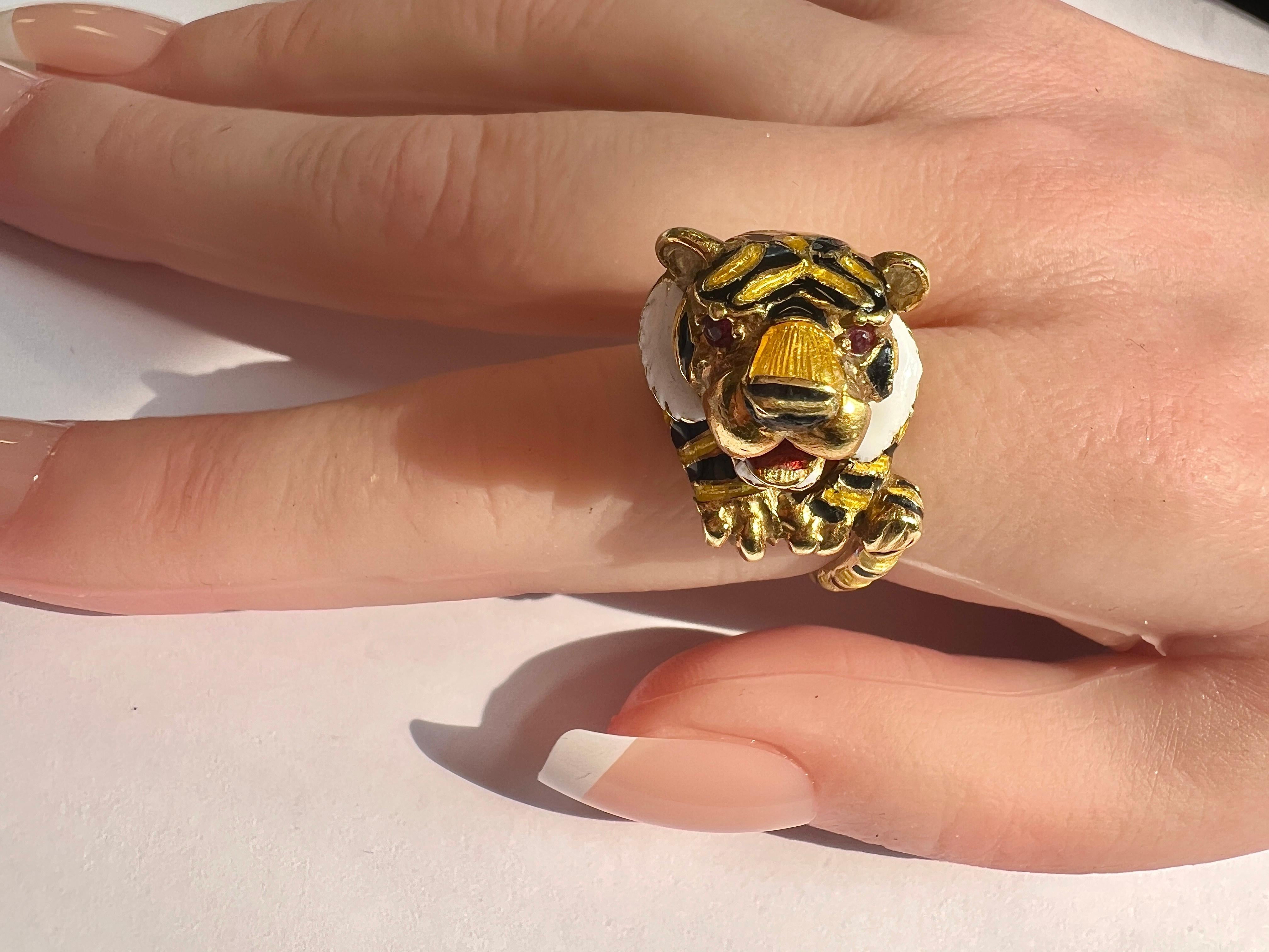 Fantastic Gold and Enamel Tiger Ring (Rundschliff) im Angebot