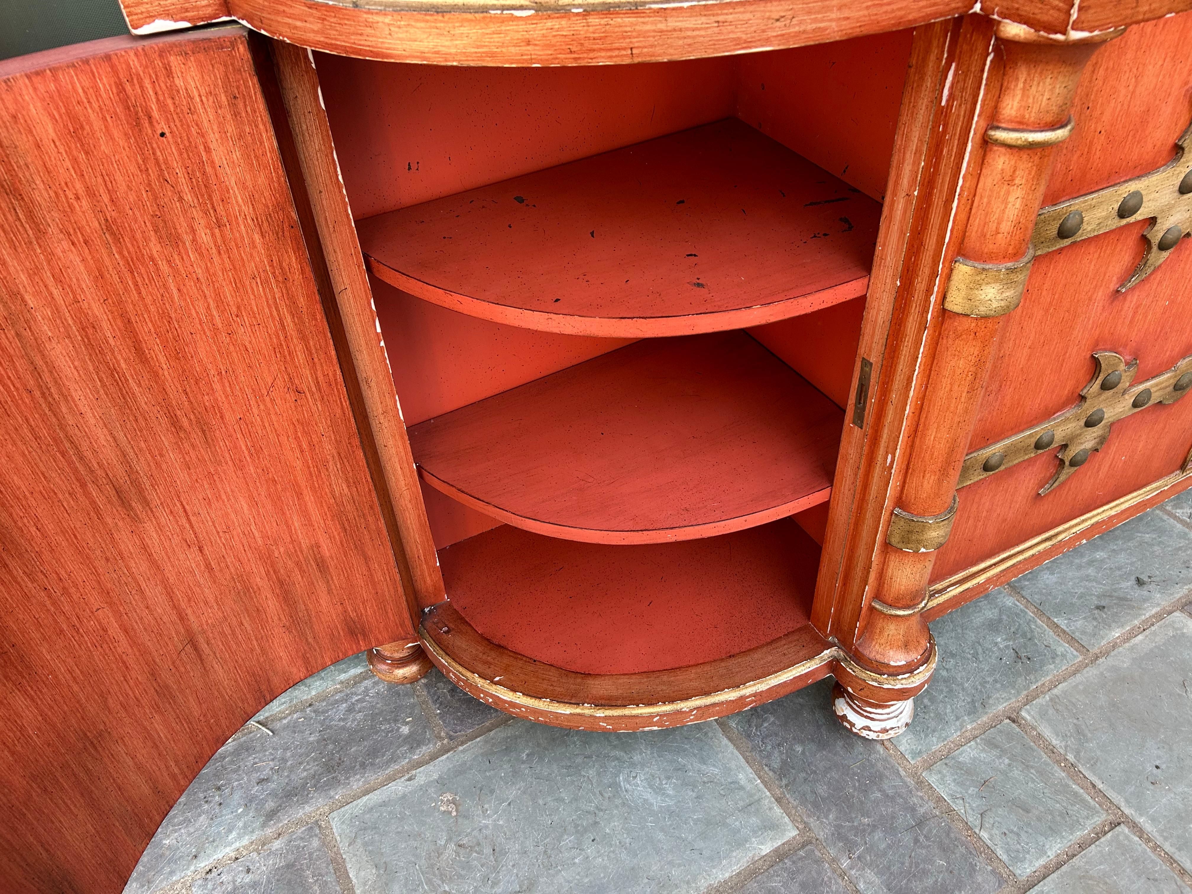 Fantastische Gothic-Anrichte im spanischen Revival-Stil aus der Mitte des Jahrhunderts im Angebot 5