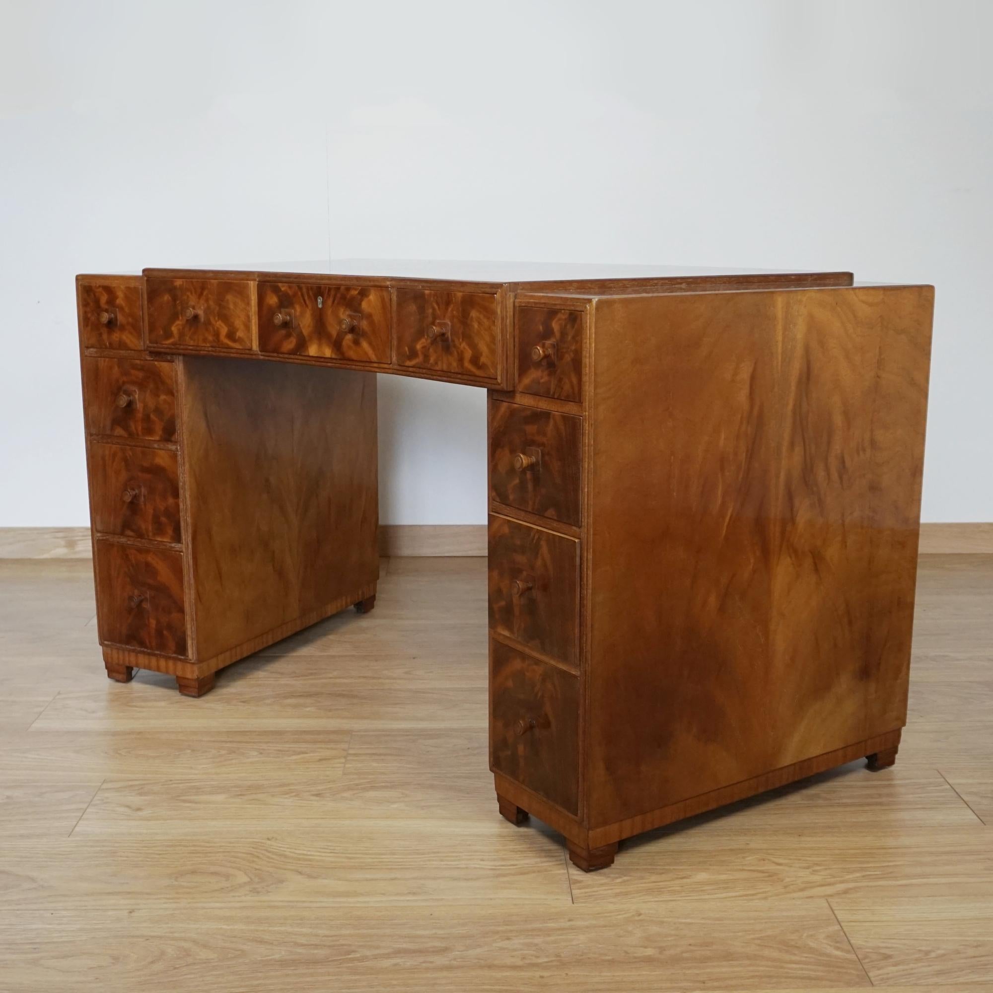 Fantastic Heal's of London Art Deco Desk In Good Condition In Forest Row, East Sussex