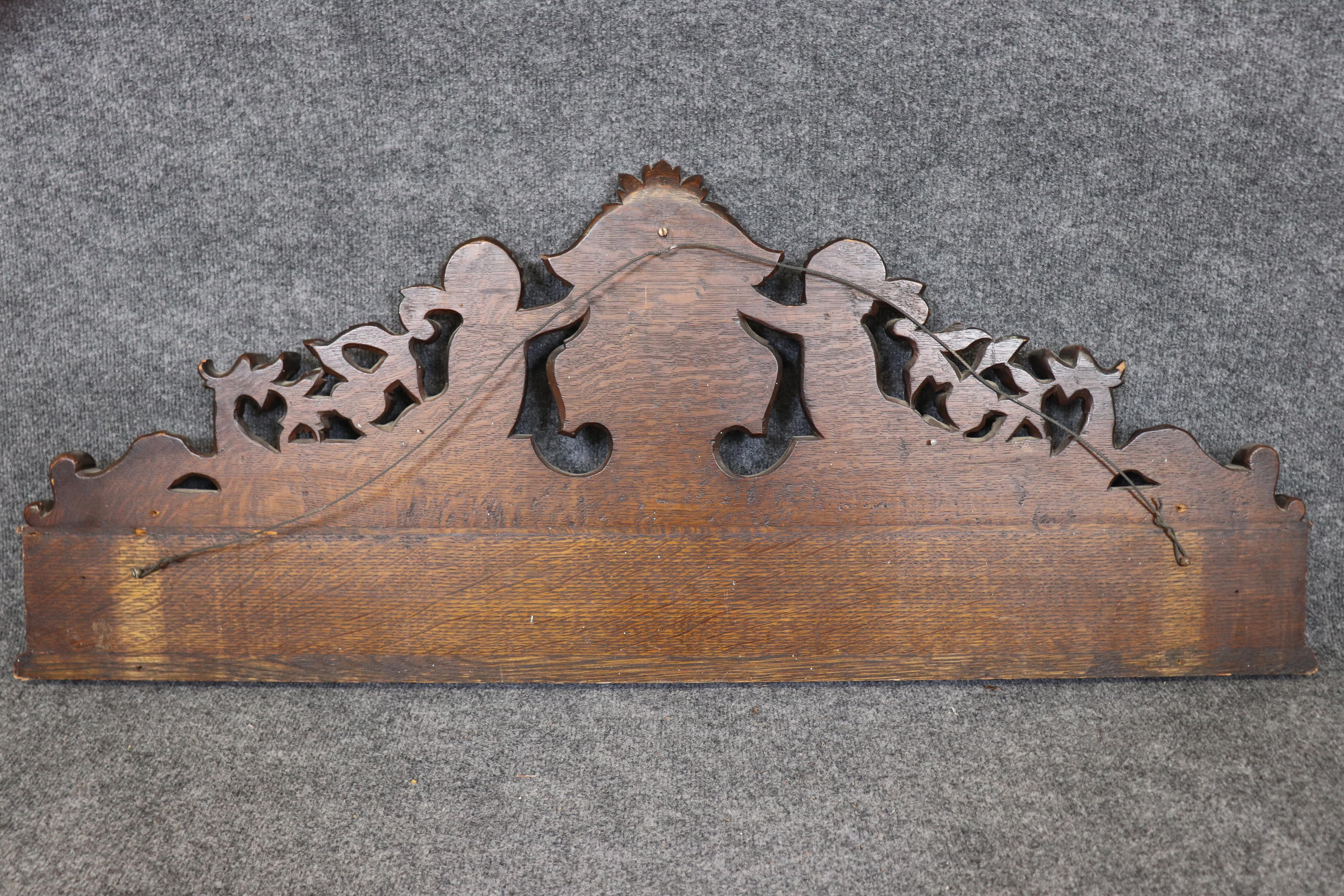 Fantastique dessus de porte en noyer italien sculpté de l'époque victorienne, avec chérubin Putti en vente 1
