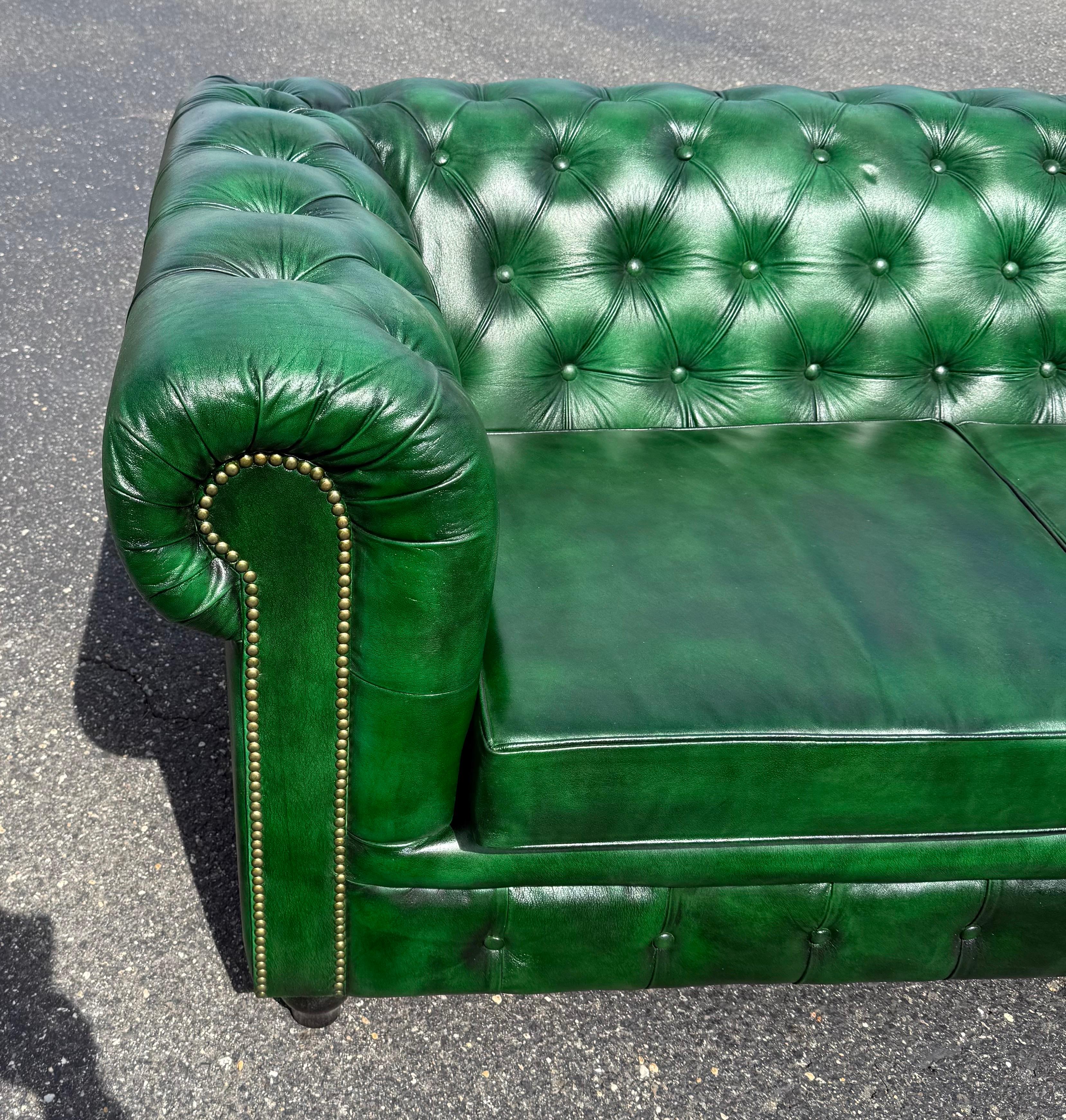 Fantastic Kelly Green 95 inch Custom-Made Genuine Leather Chesterfield Sofa For Sale 6