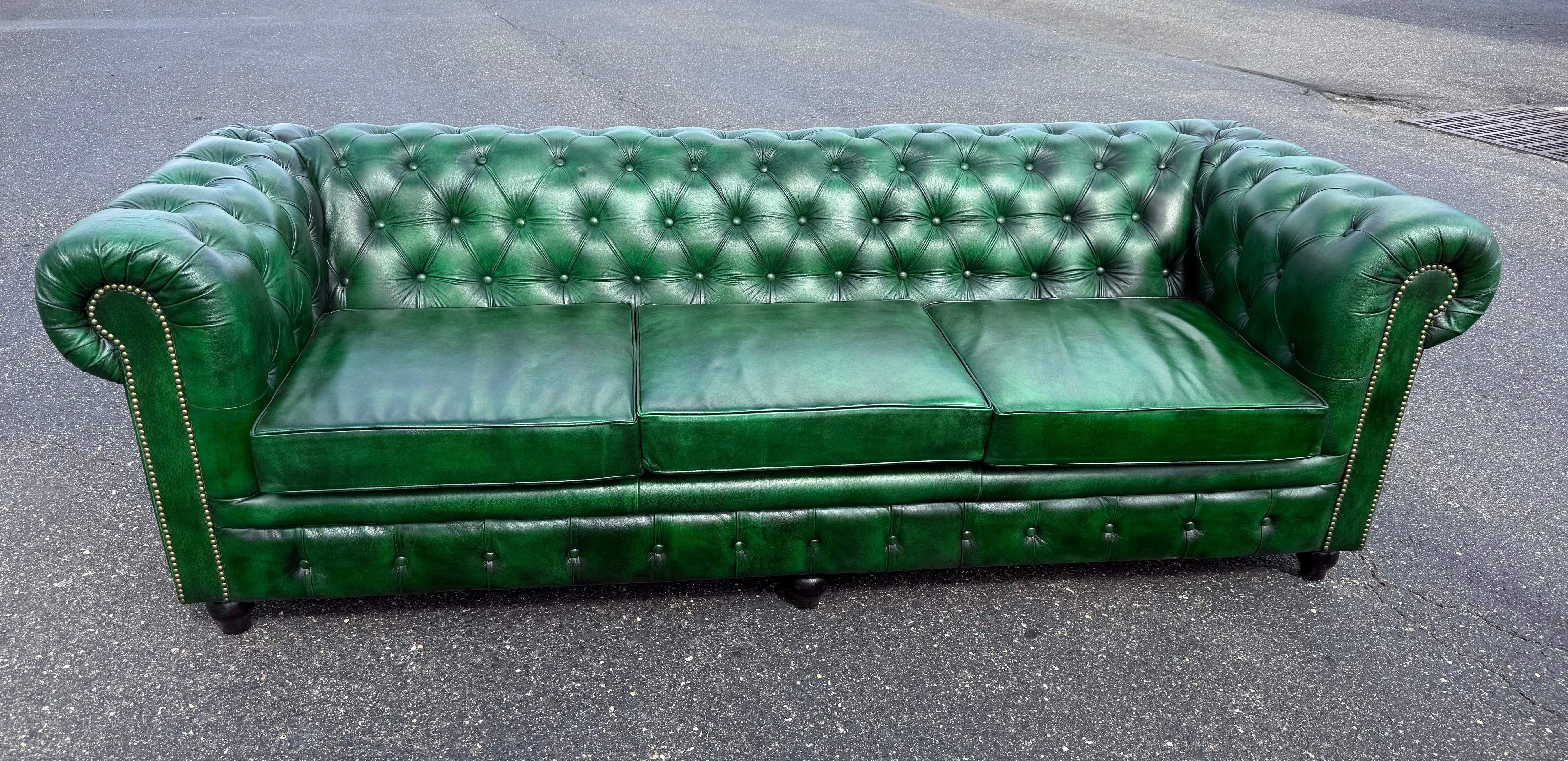 Fantastic Kelly Green 95 inch Custom-Made Genuine Leather Chesterfield Sofa For Sale 11