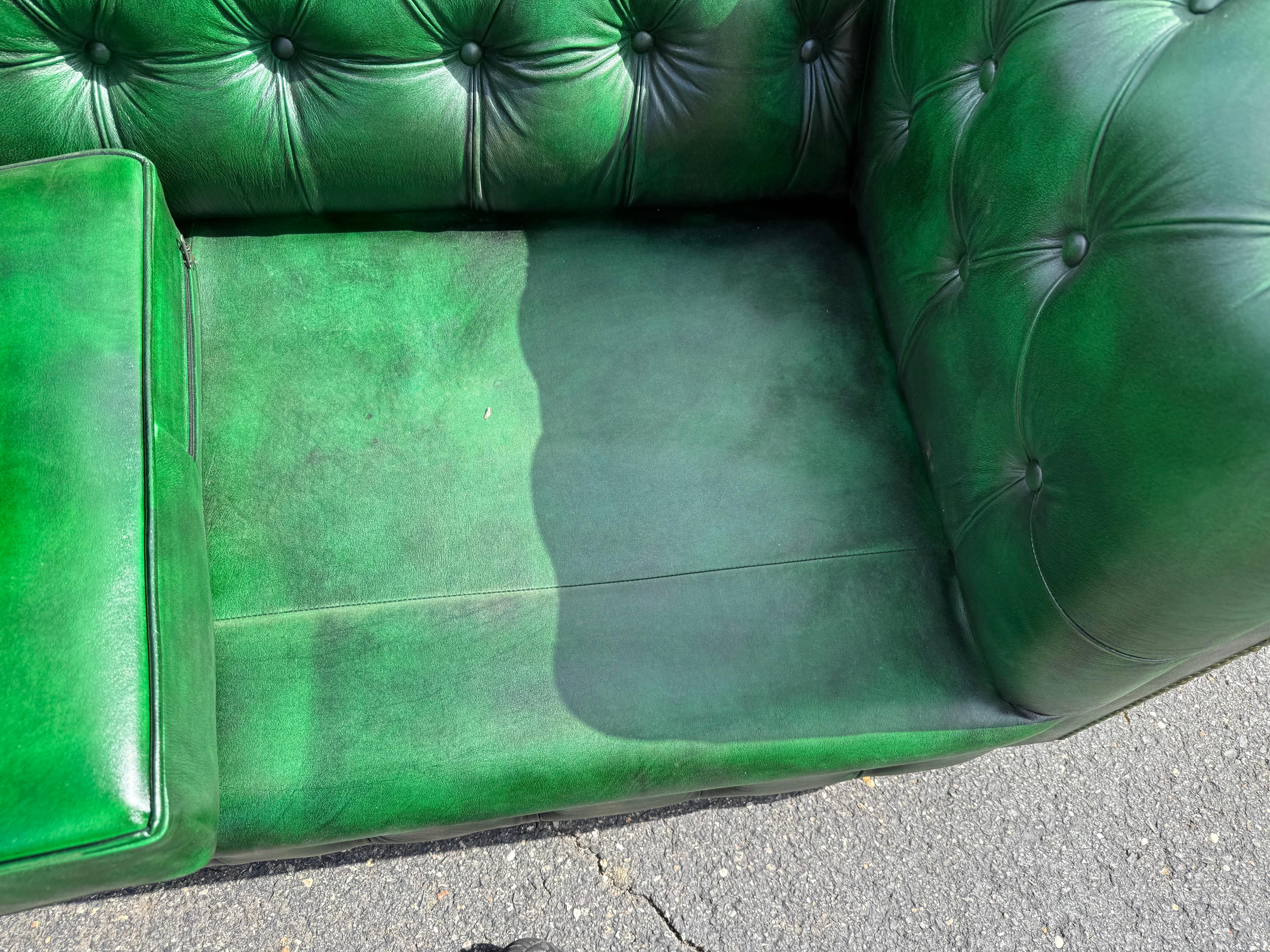 Fantastic Kelly Green 95 inch Custom-Made Genuine Leather Chesterfield Sofa For Sale 12