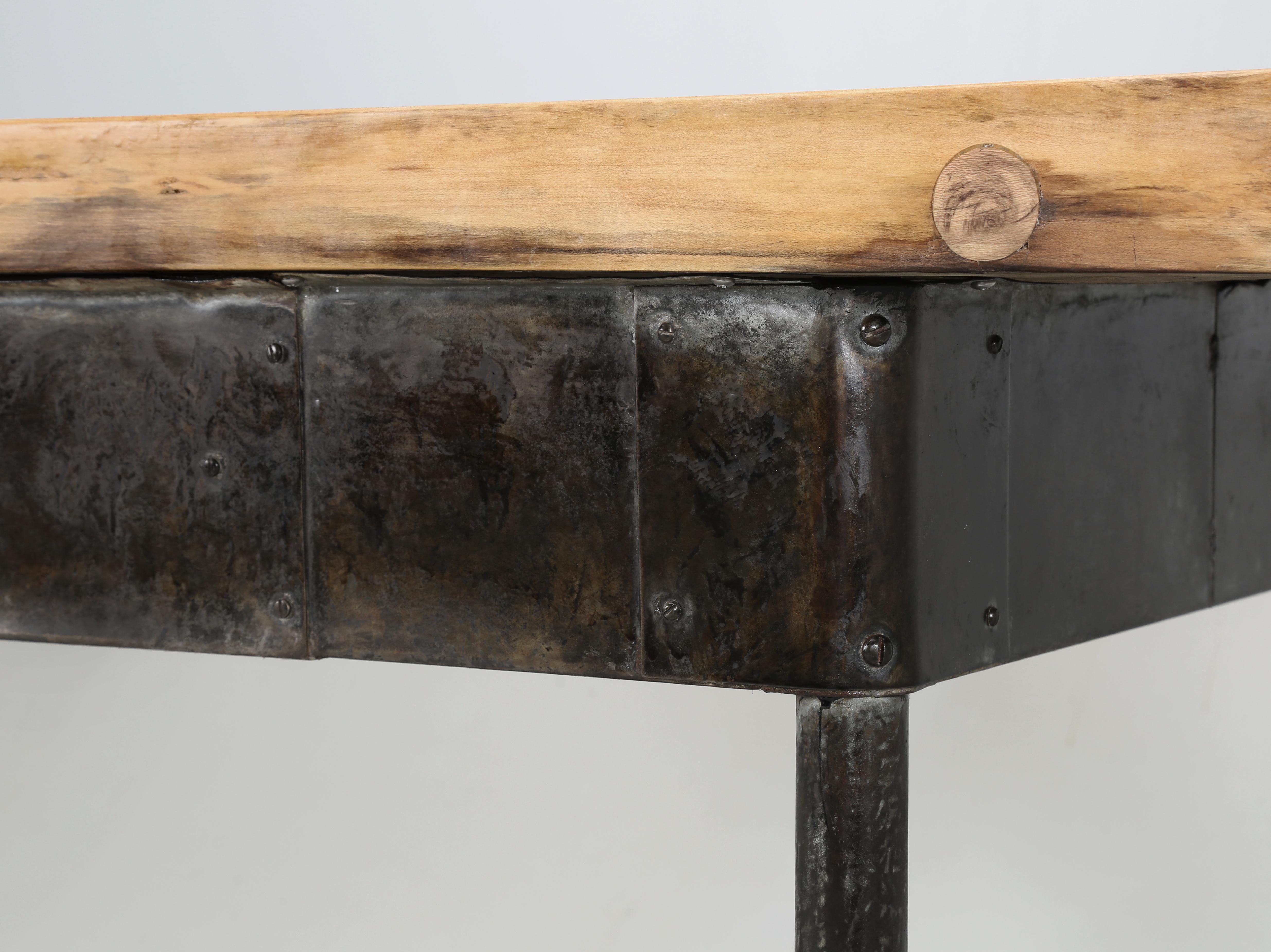 Fantástica isla de cocina recuperada de una mesa de carnicero de Wisconsin restaurada. en venta 2