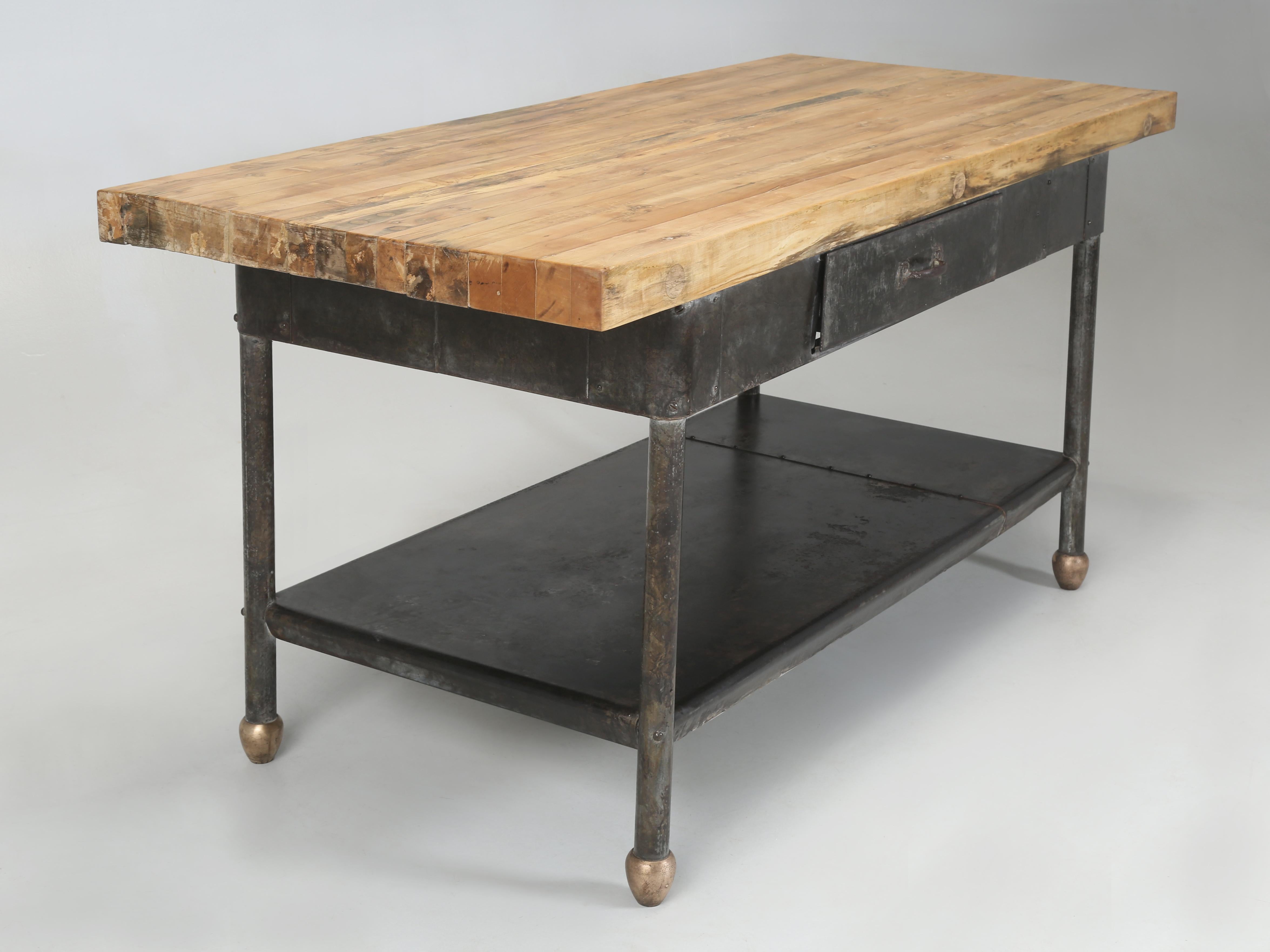 Fantástica isla de cocina recuperada de una mesa de carnicero de Wisconsin restaurada. en venta 10