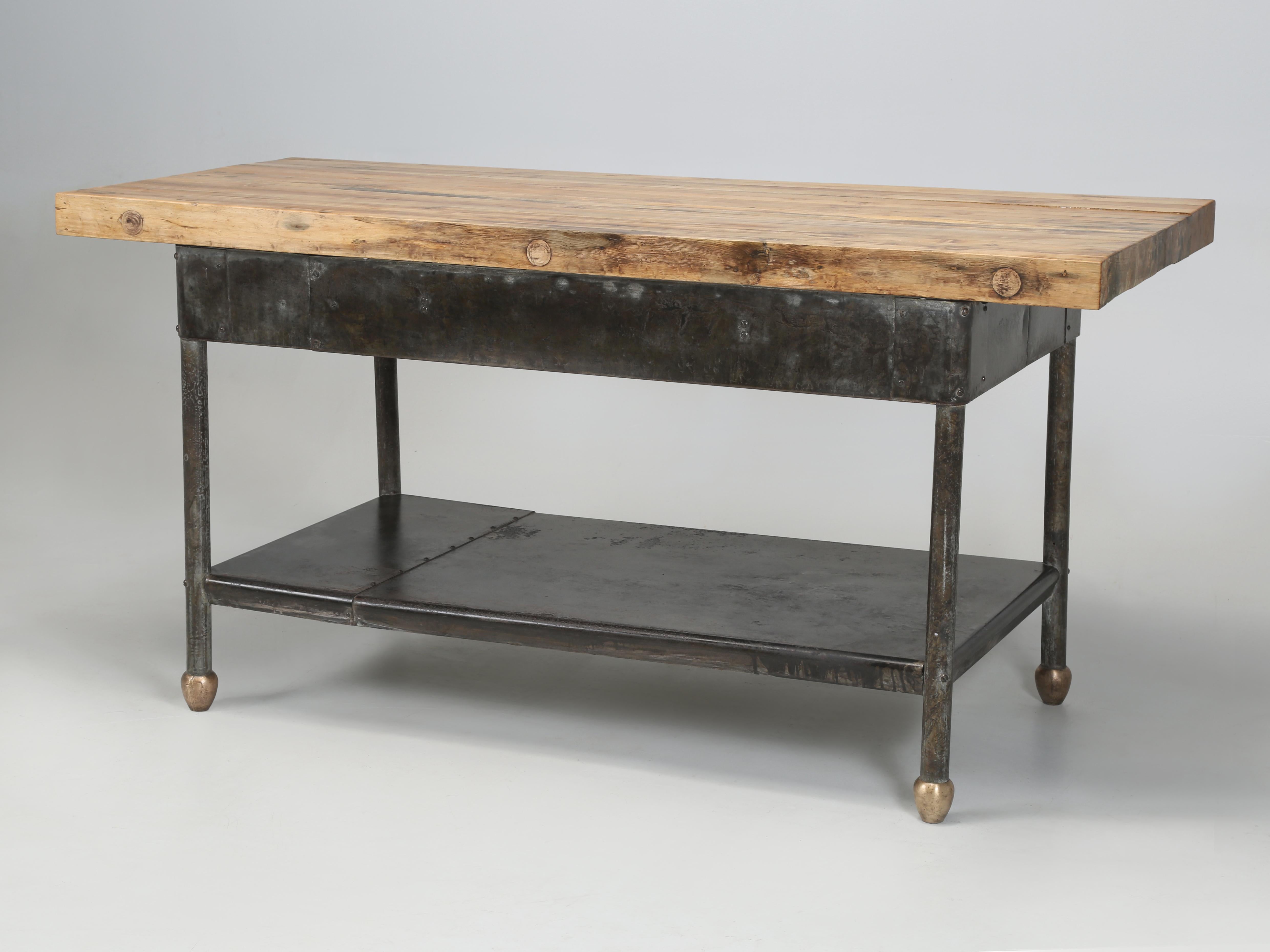 Fantástica isla de cocina recuperada de una mesa de carnicero de Wisconsin restaurada. en venta 11