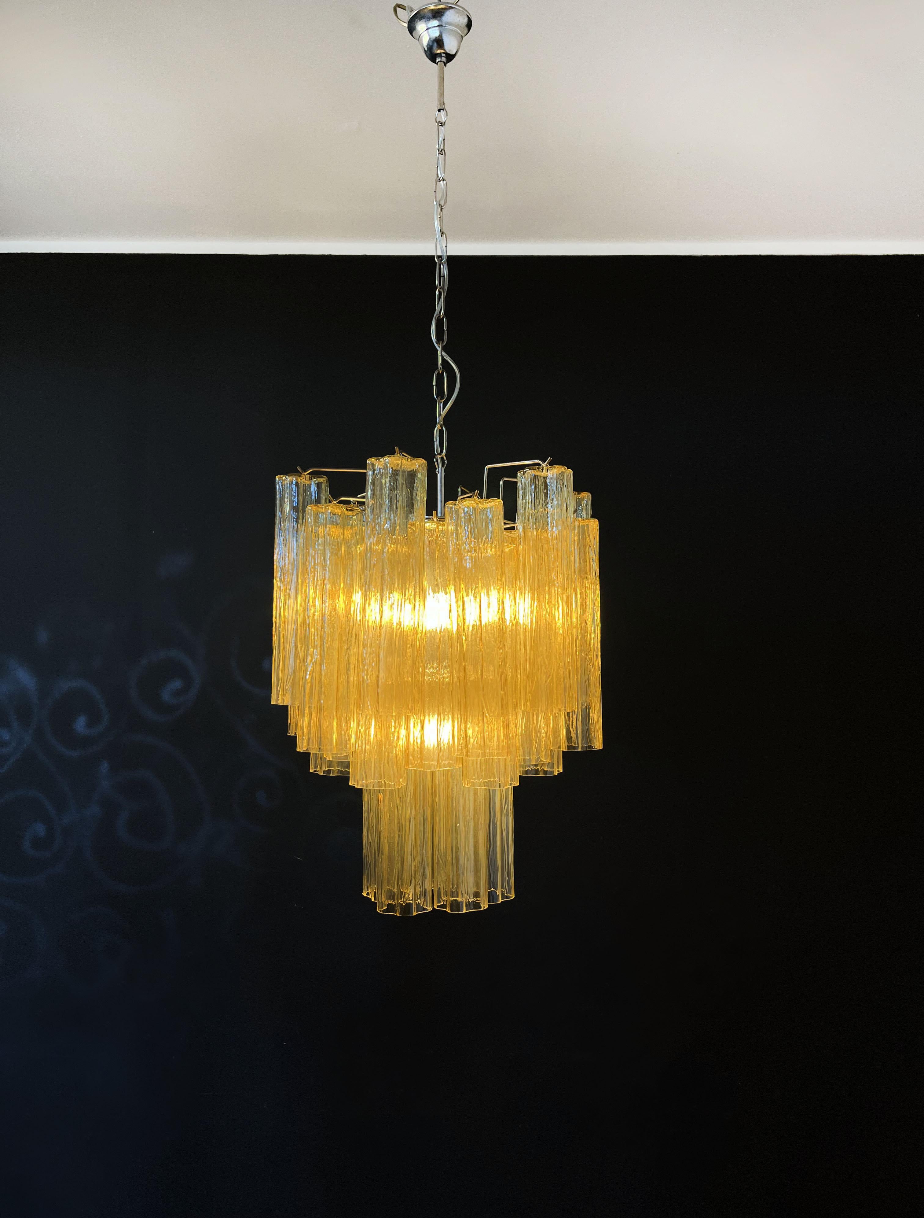 Fantastique lustre à tubes en verre ambre clair / or de Murano en vente 4