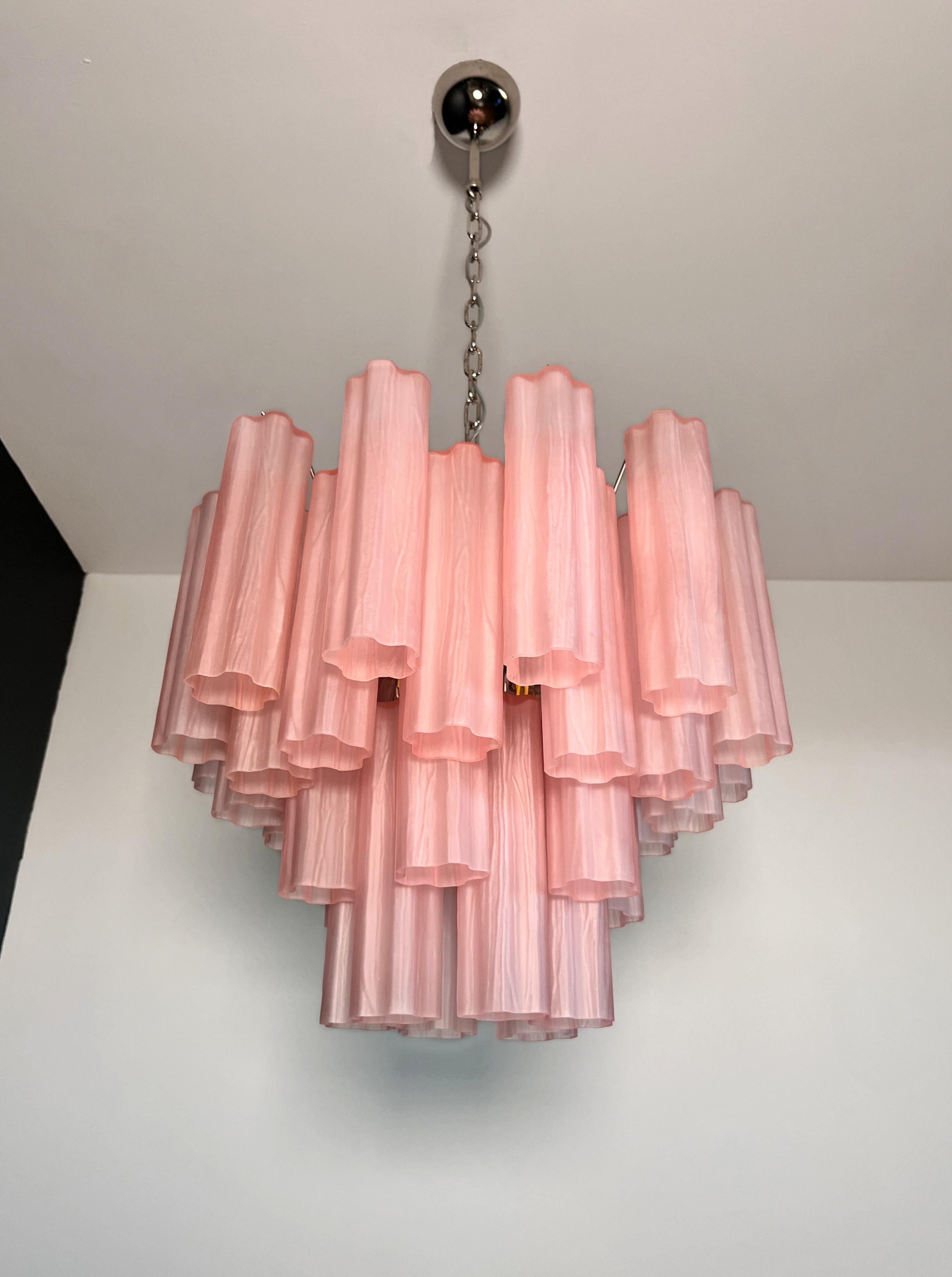 20th Century Fantastique lustre en tube de verre de Murano - 36 tube de verre gravé rose en vente