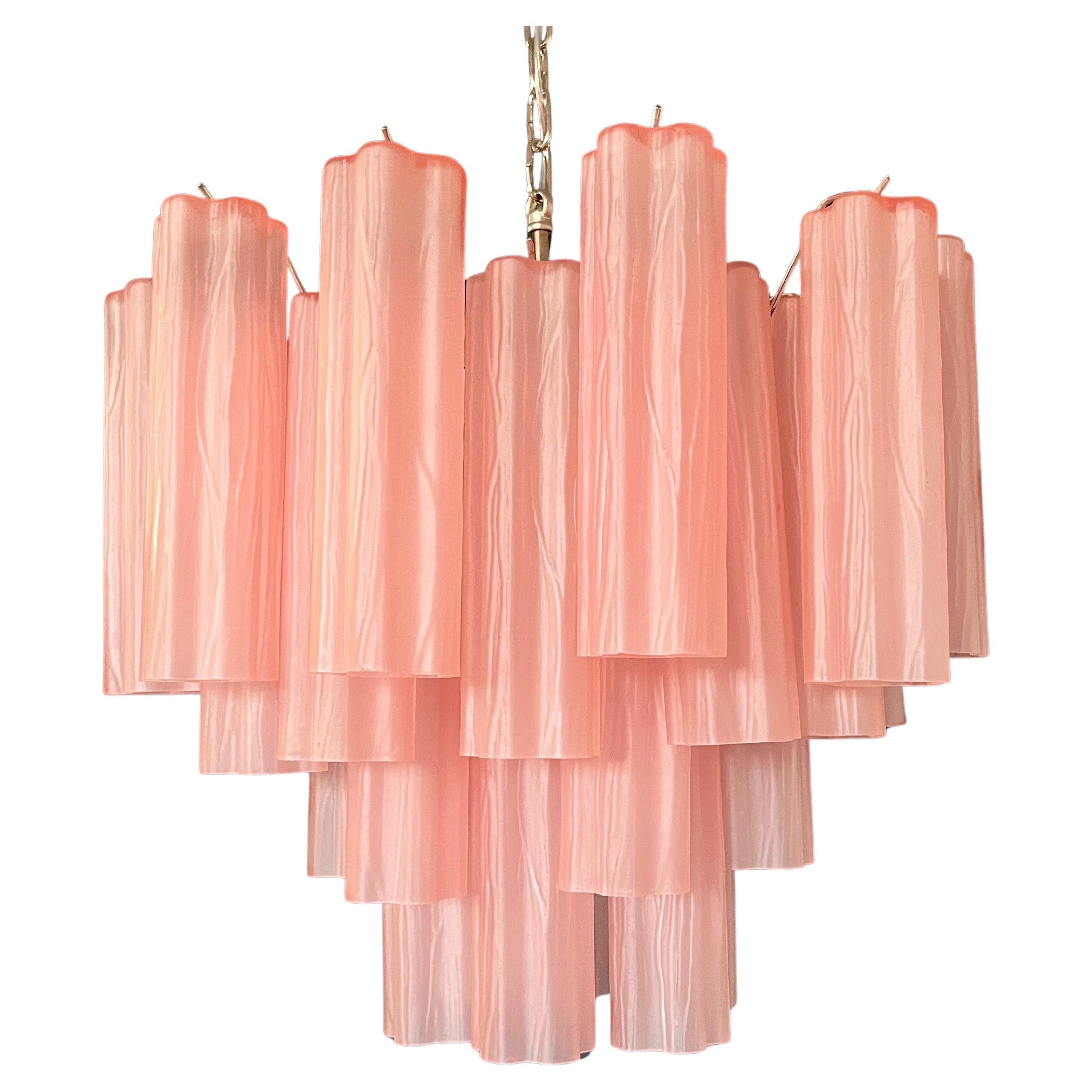 Fantastique lustre en tube de verre de Murano - 36 tube de verre gravé rose