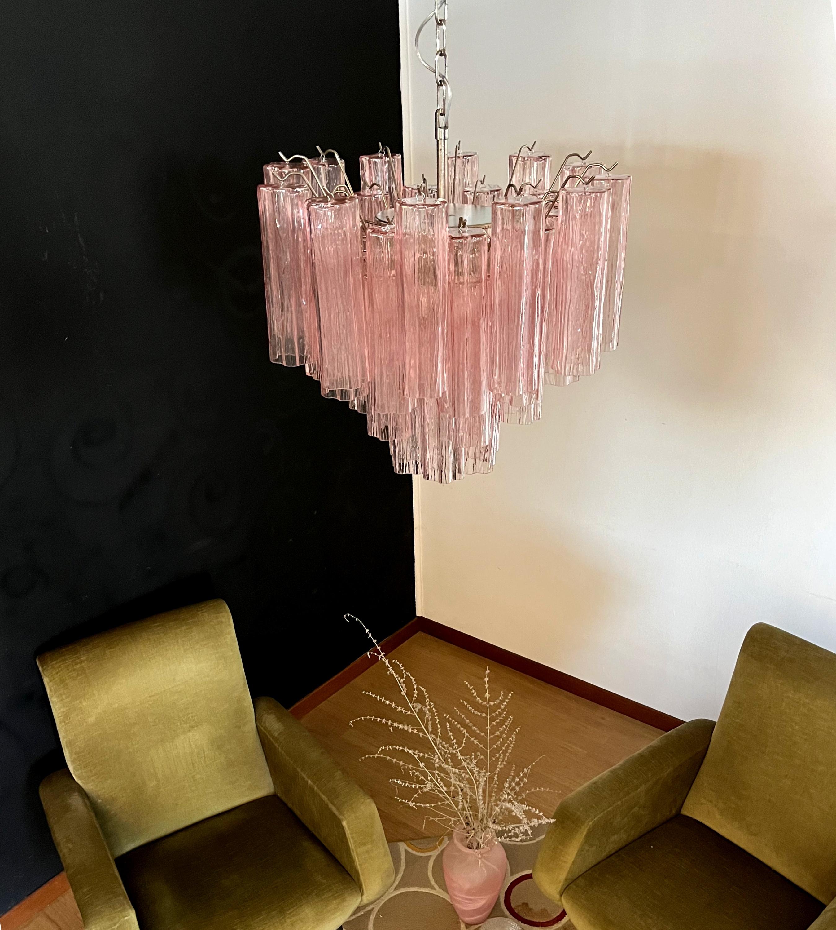 Fantastic Murano Glass Tube Chandelier - 36 pink glass tube In Good Condition For Sale In Gaiarine Frazione Francenigo (TV), IT