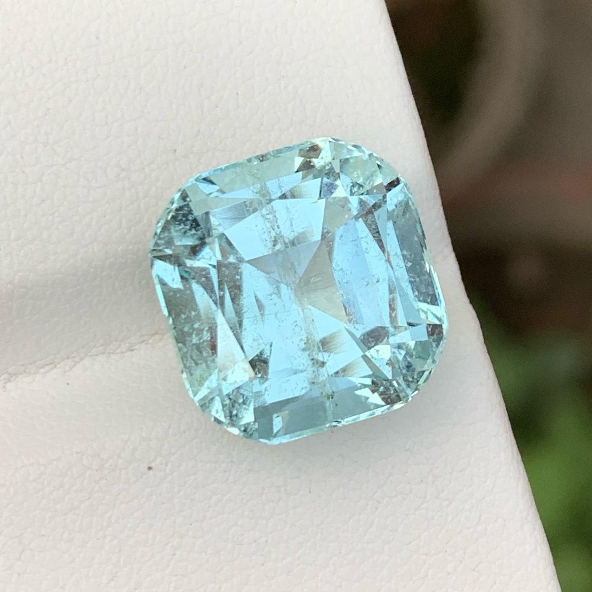 Fantastic Natural Aquamarine Gemstone 13.20 Carats Loose Aquamarine for Jewelry In New Condition For Sale In Bangkok, TH