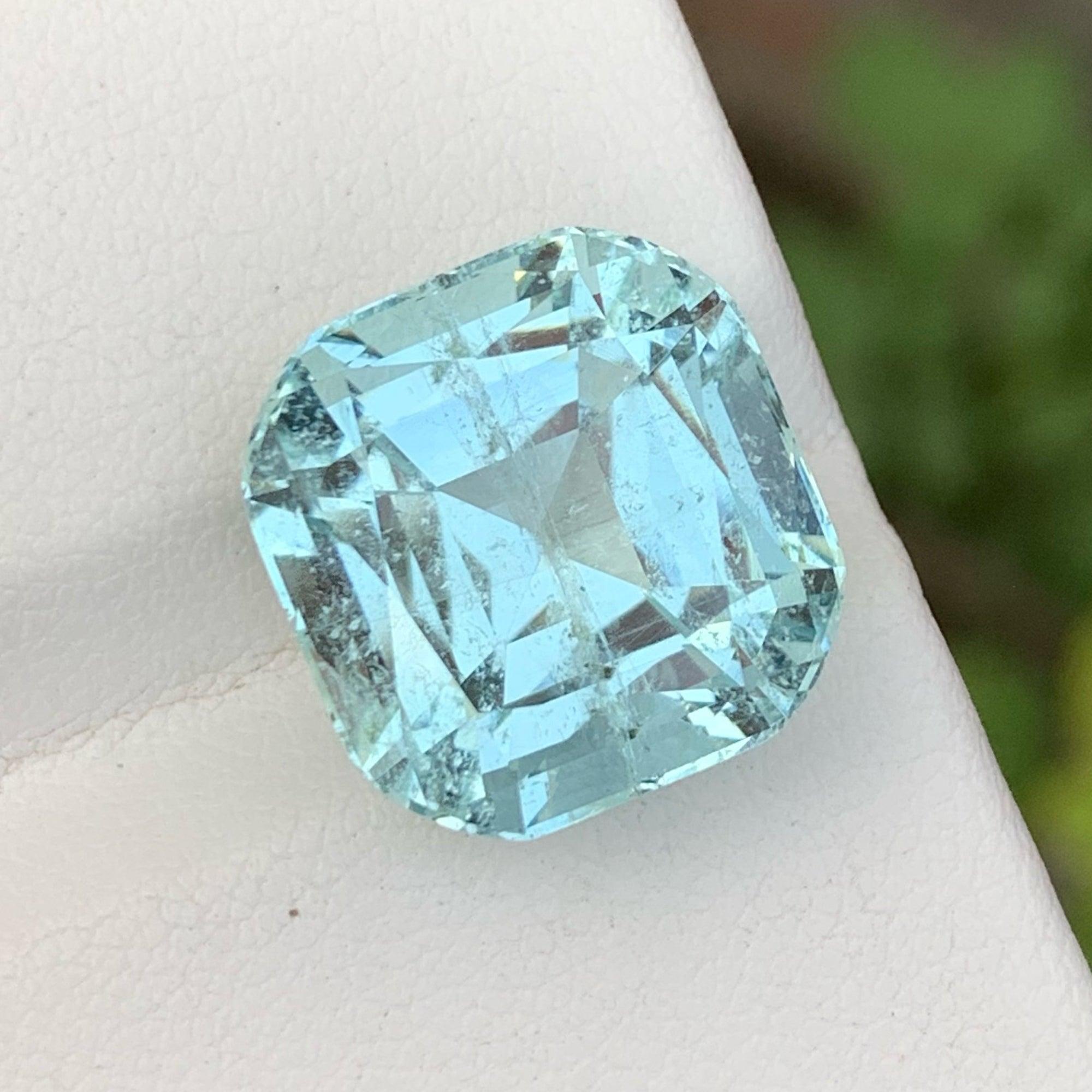 Modern Fantastic Natural Aquamarine Gemstone 13.20 Carats Loose Aquamarine for Jewelry For Sale
