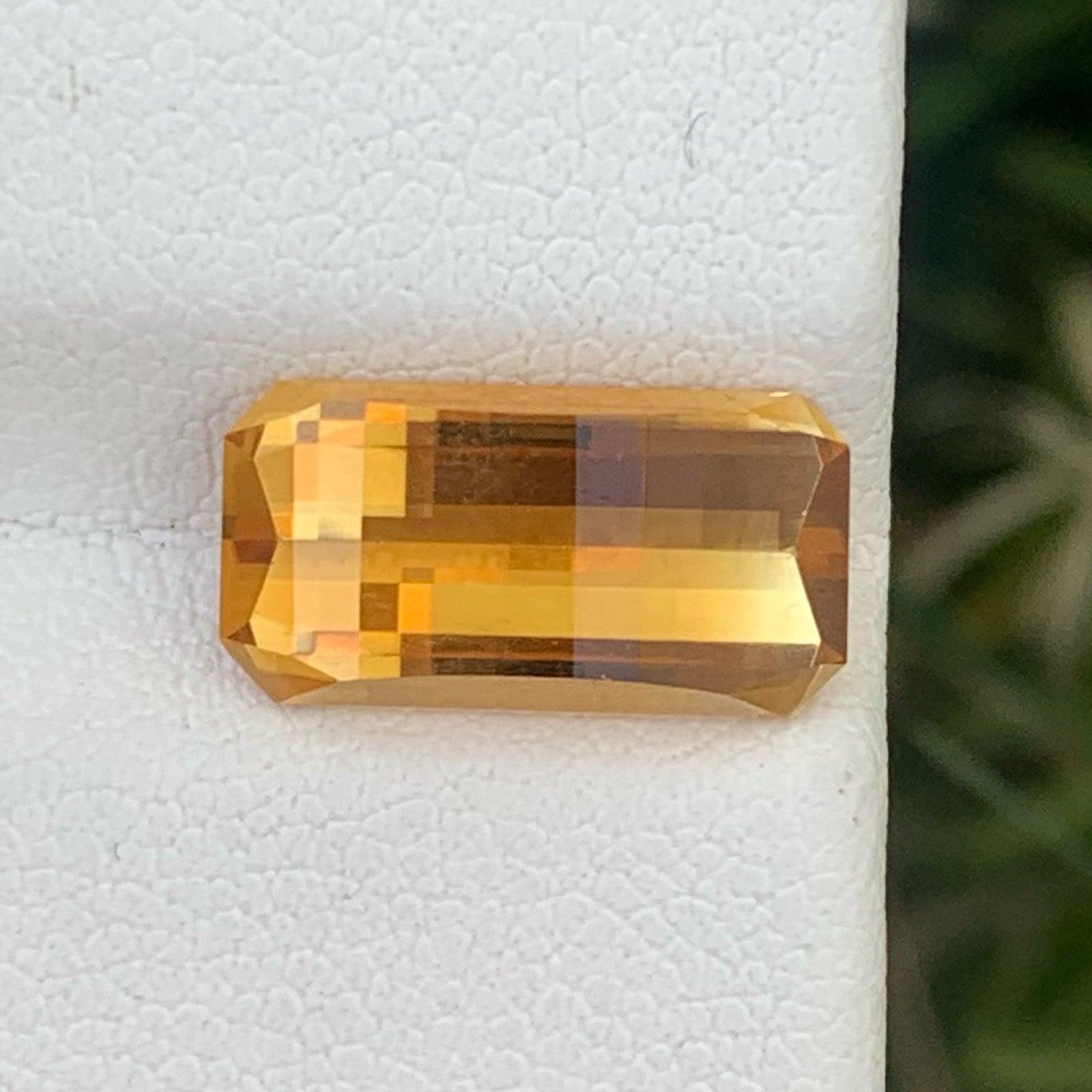 Fantastic Natural Cut Citrine Gemstone 3.20 Carats Citrine Jewelry Citrine Ring In New Condition For Sale In Bangkok, TH