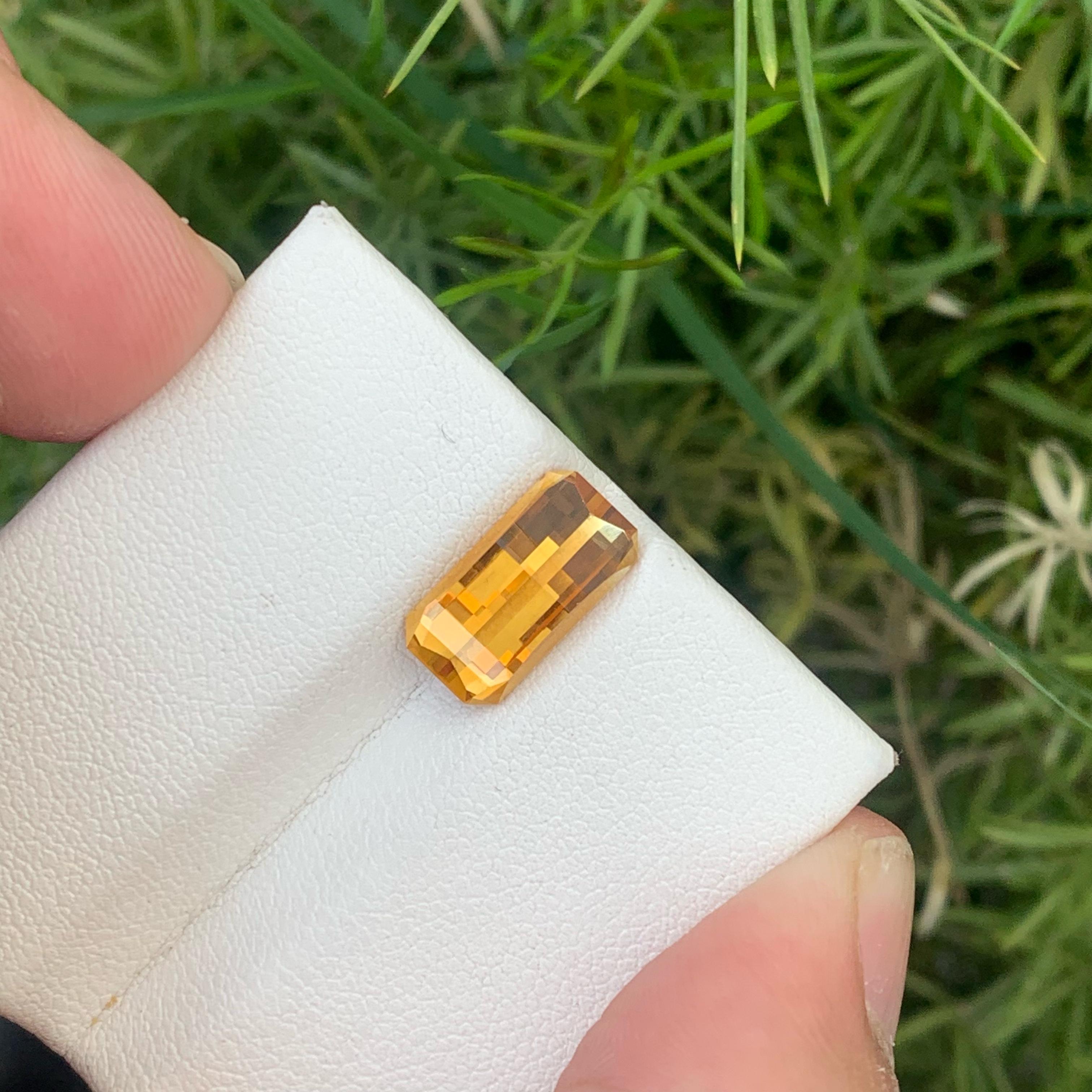 Citrin-Edelstein im natürlichen Schliff mit 3,20 Karat Citrin-Schmuck im Angebot 3