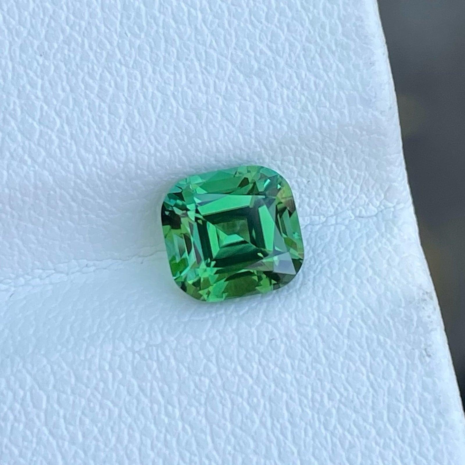 Fantastisch natürlicher mintgrüner Turmalin 1,80 Karat Afghani-Turmalin (Kissenschliff) im Angebot