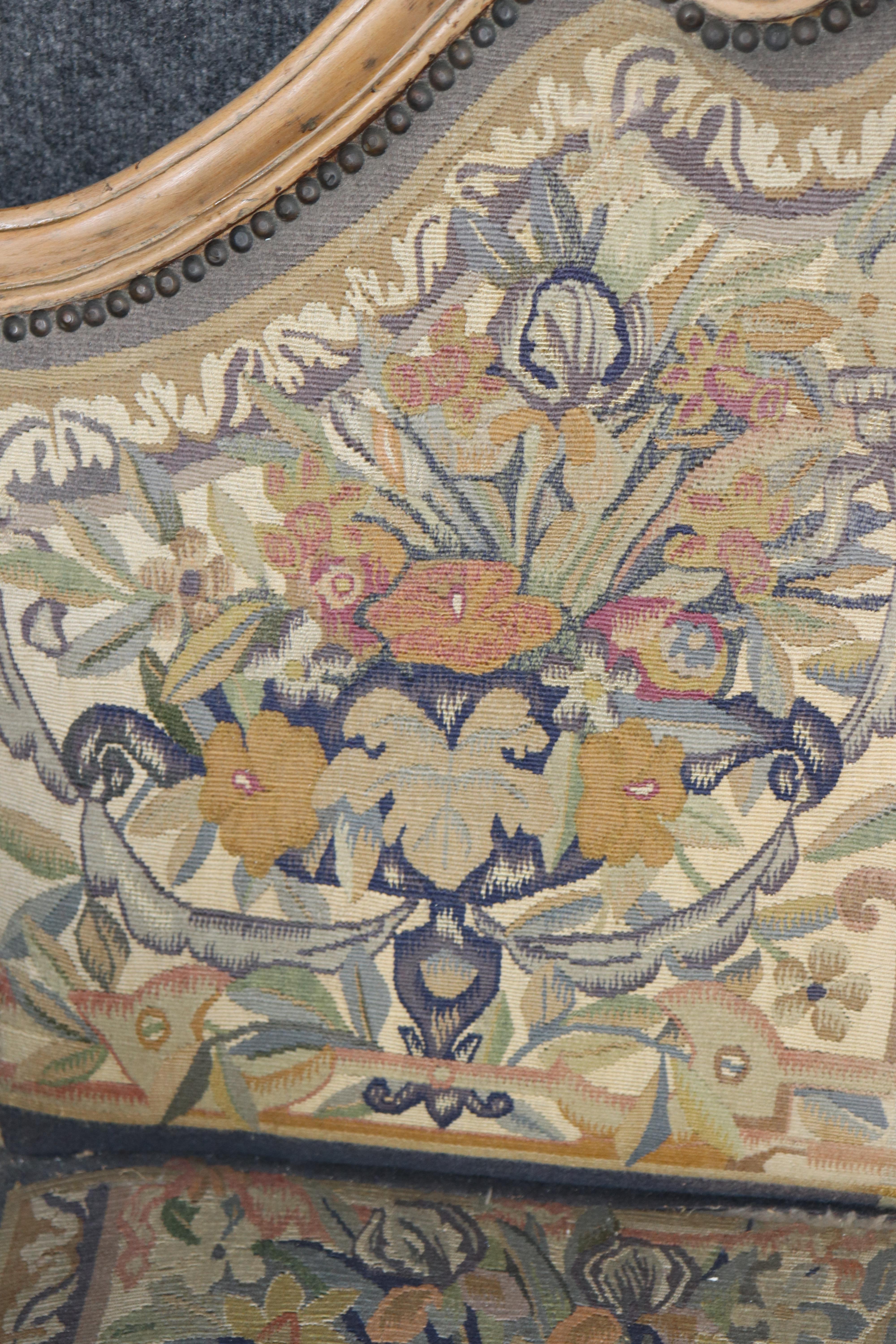 Fantastische Needlepoint gepolstert venezianischen oder italienischen Louis XV Style Settee (Louis XV.) im Angebot