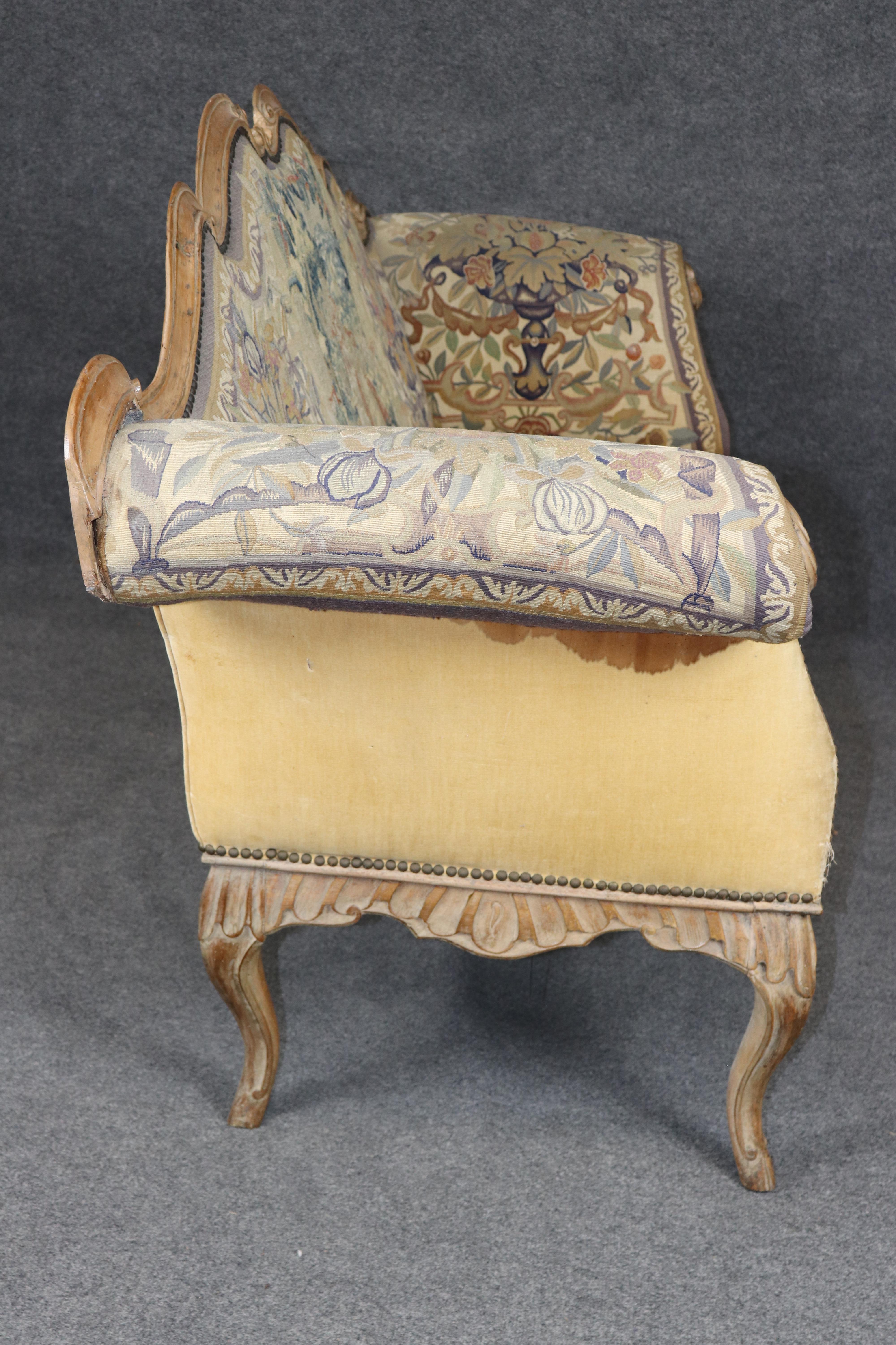 Fantastische Needlepoint gepolstert venezianischen oder italienischen Louis XV Style Settee (Italienisch) im Angebot