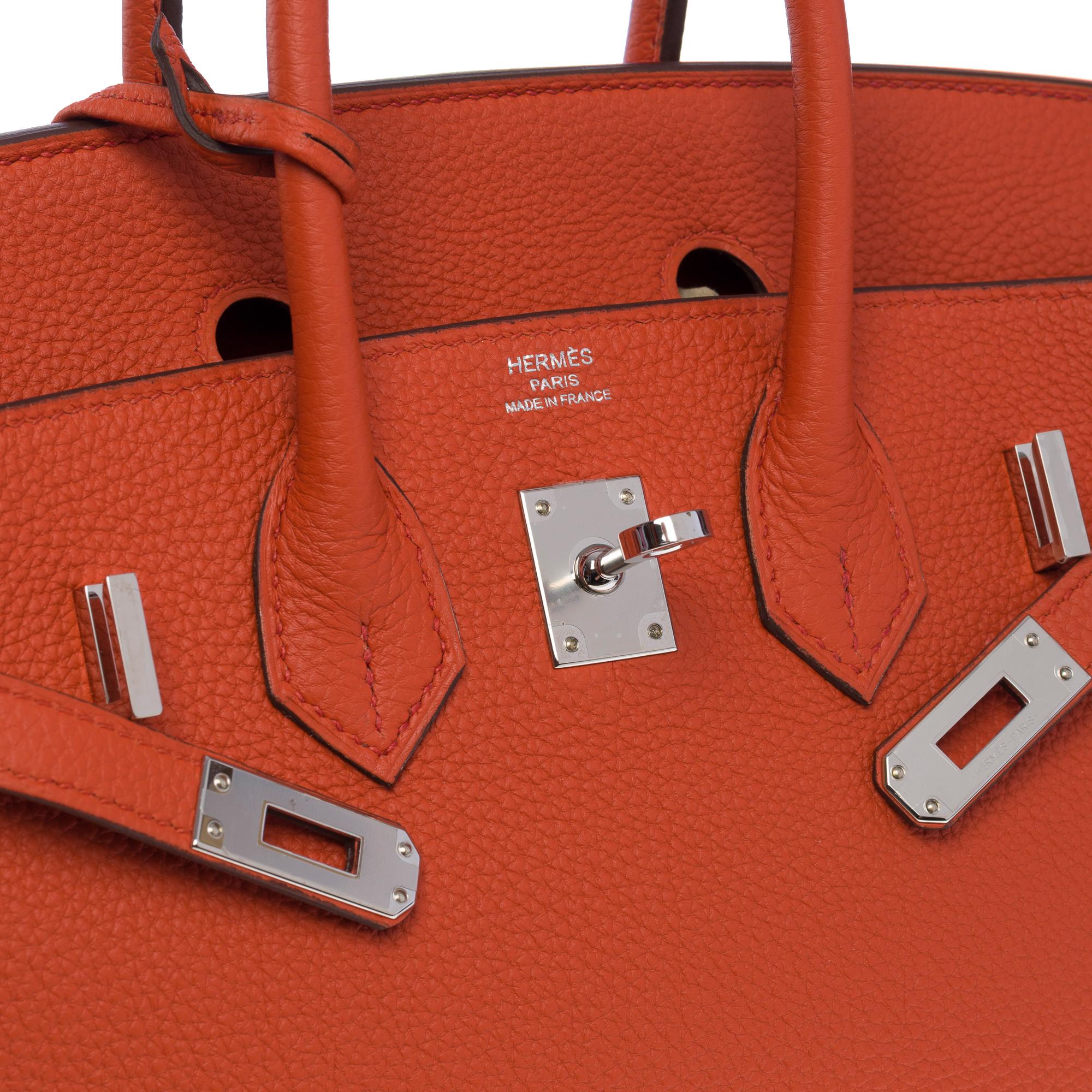 Fantastique sac à main Hermès Birkin 25cm Verso en cuir togo argile/rouge, PHW en vente 2