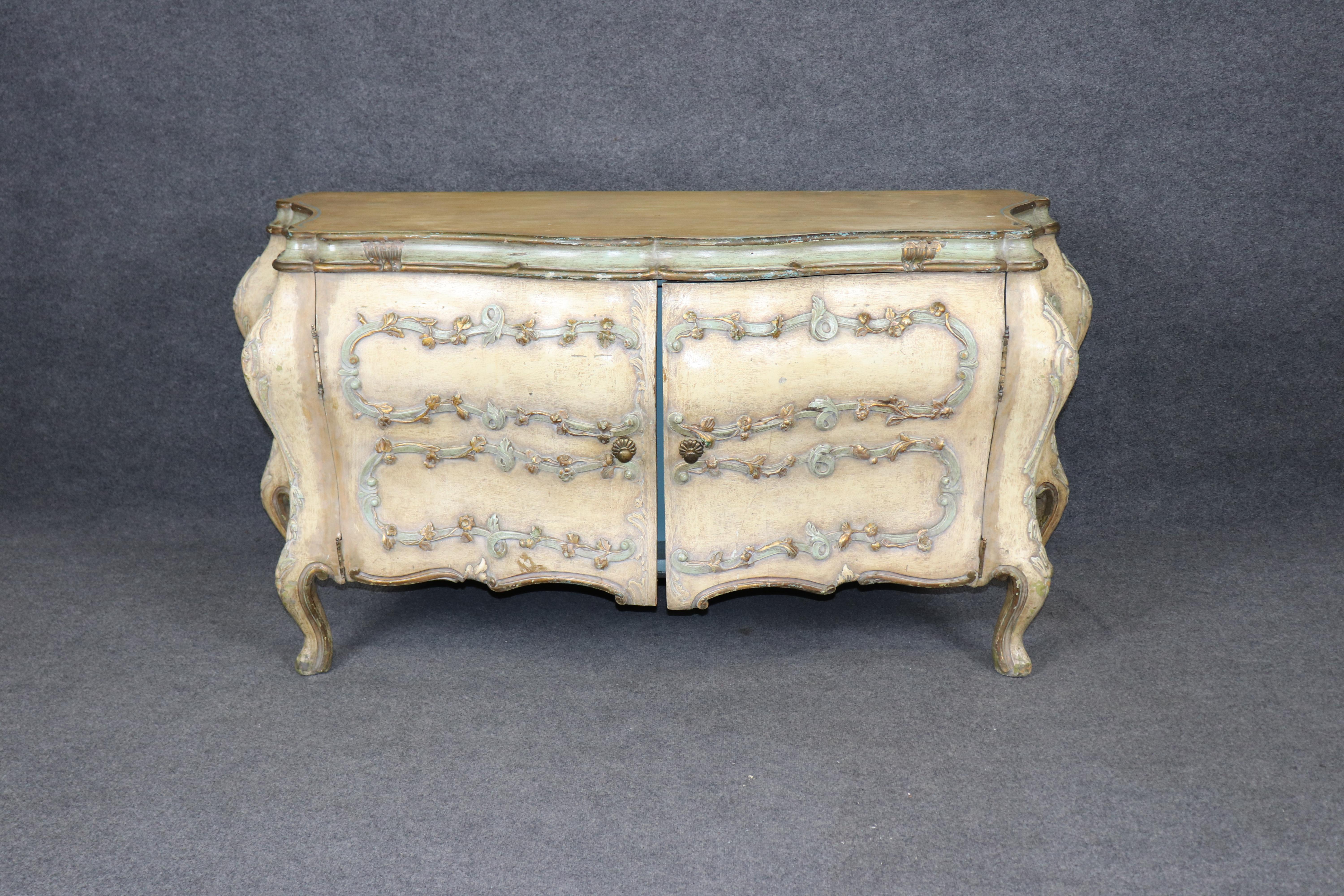 Fantastic Paint Decorated Italian Bombe Rococo Sideboard Buffet Fitted Drawers In Good Condition For Sale In Swedesboro, NJ