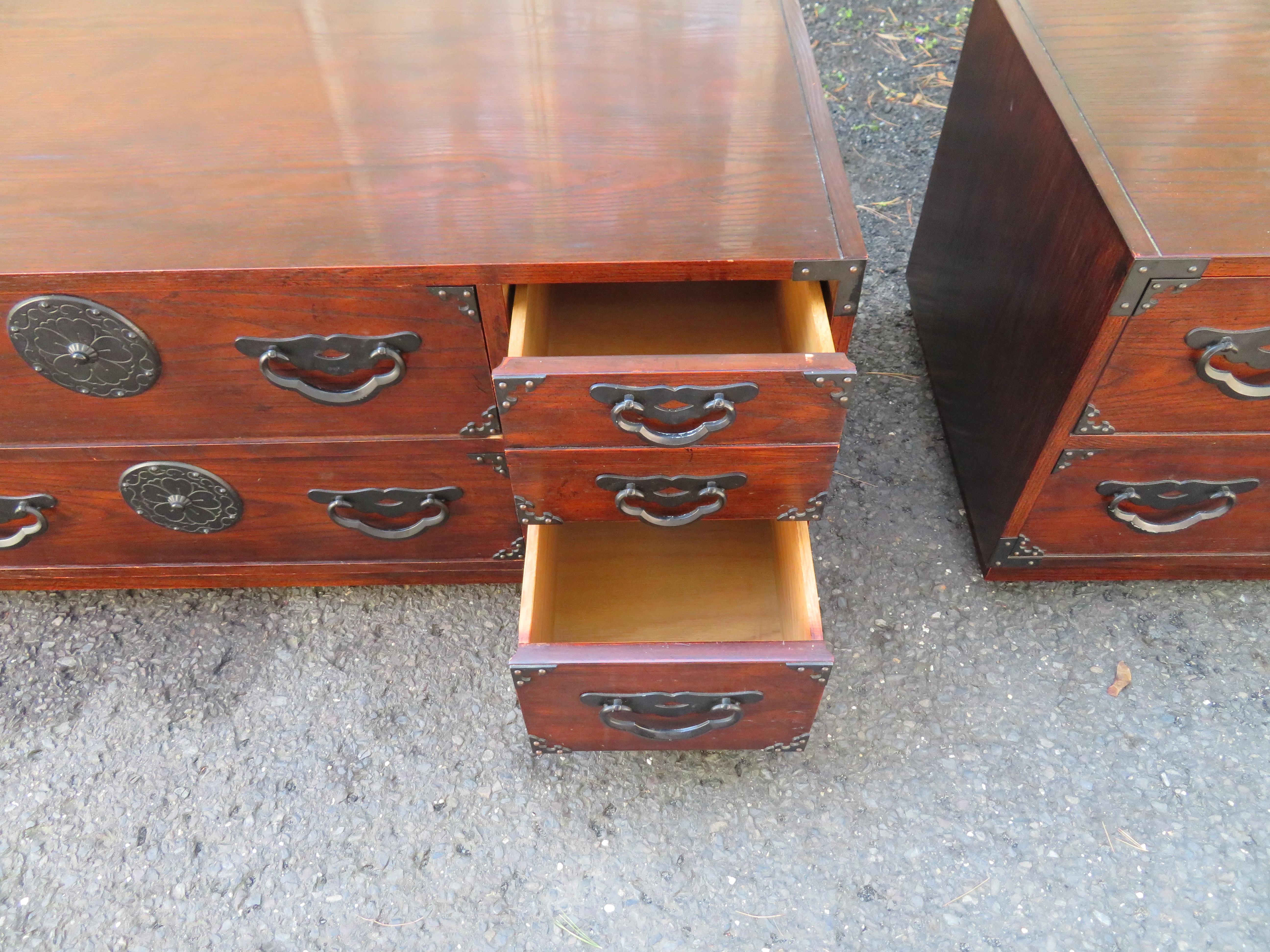 Fantastic Pair Baker Chinoiserie Asian Tansu Night Stands Mid-Century Modern For Sale 12