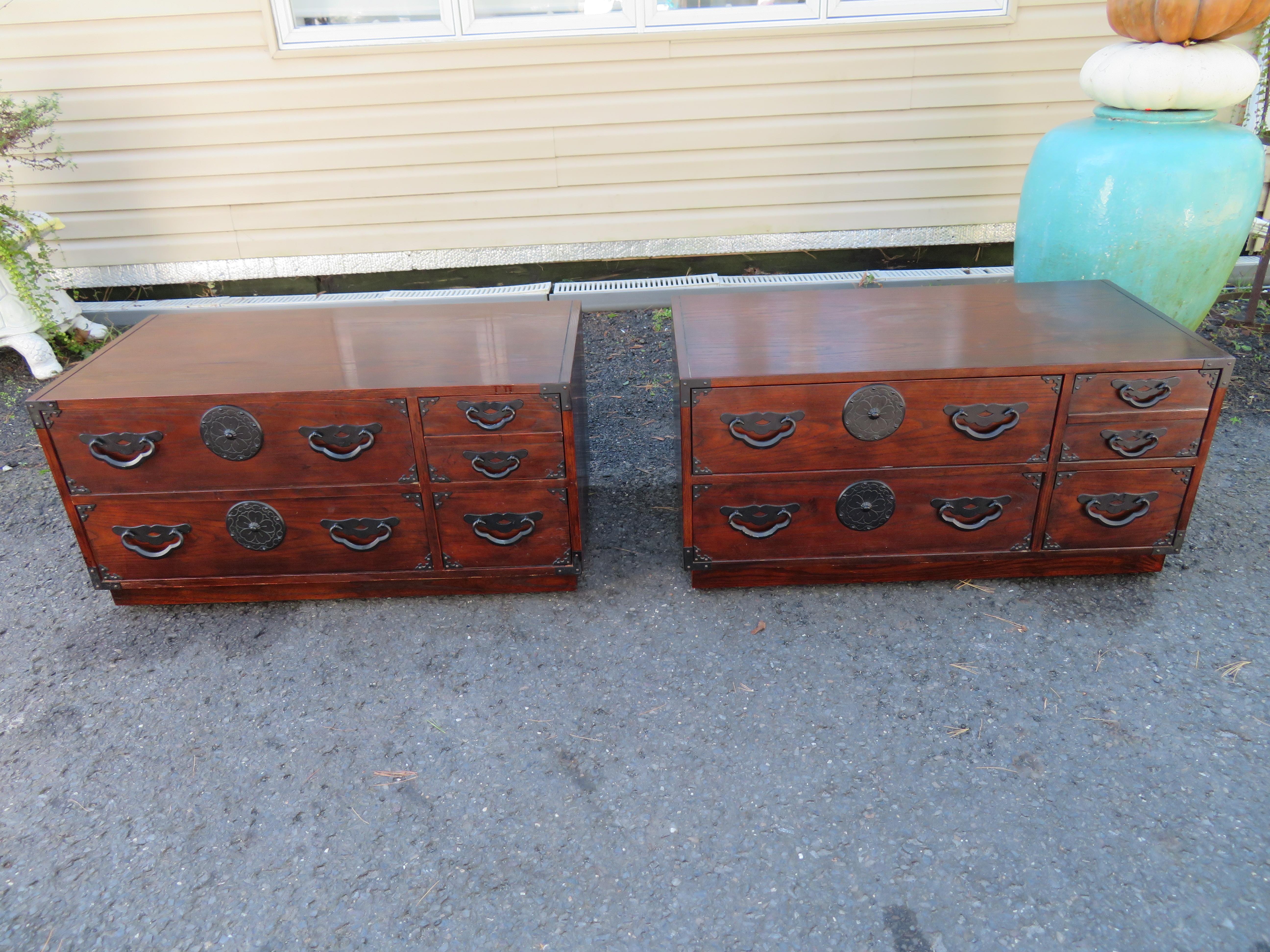 Fantastic Pair Baker Chinoiserie Asian Tansu Night Stands Mid-Century Modern For Sale 13