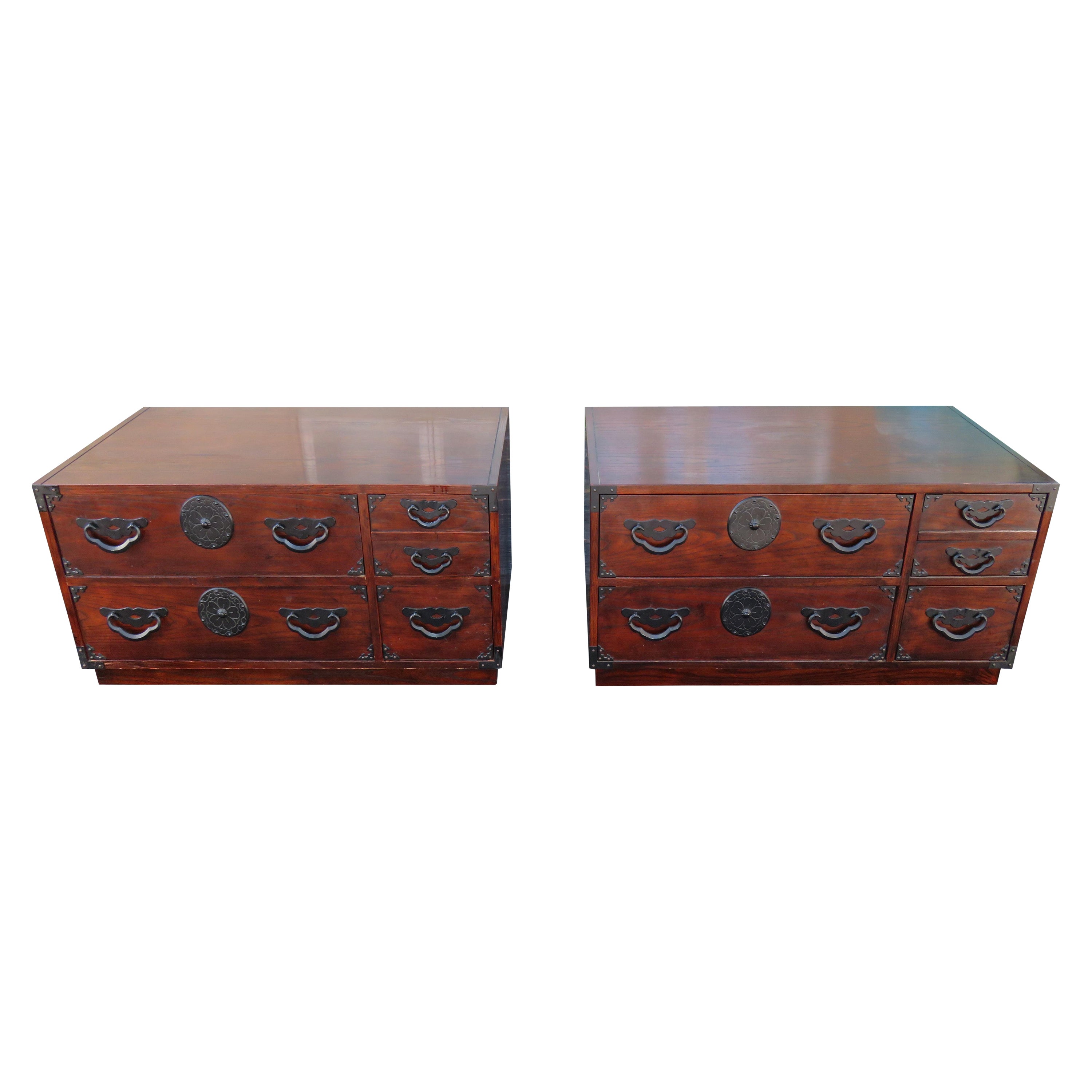 Fantastique paire de tables de nuit Baker Chinoiserie asiatique Tansu Mid-Century Modern
