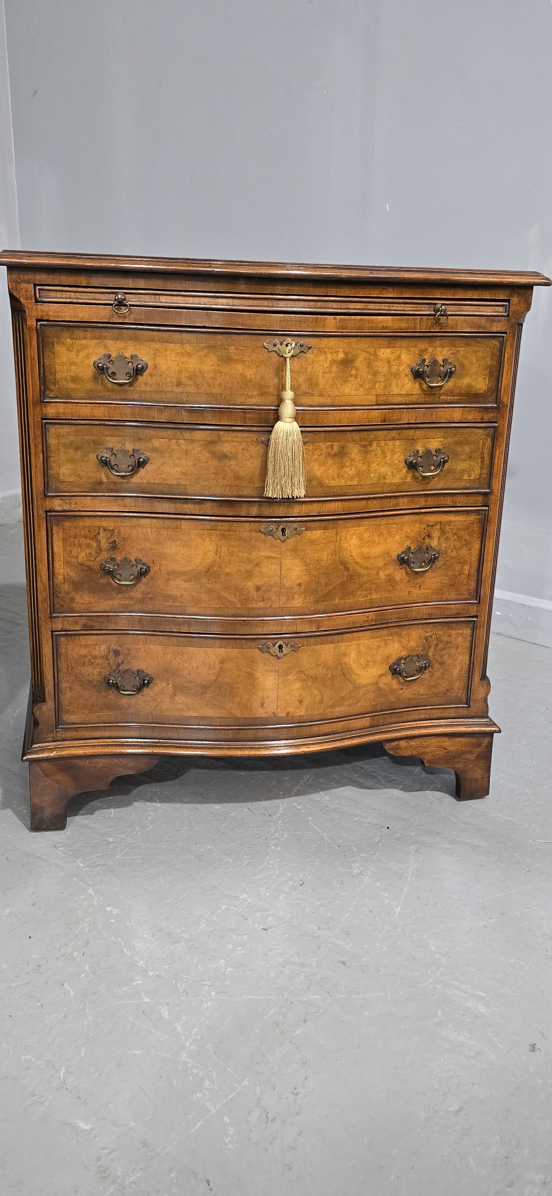 Queen Anne Fantastic Pair Burr Walnut Chests of Drawers For Sale