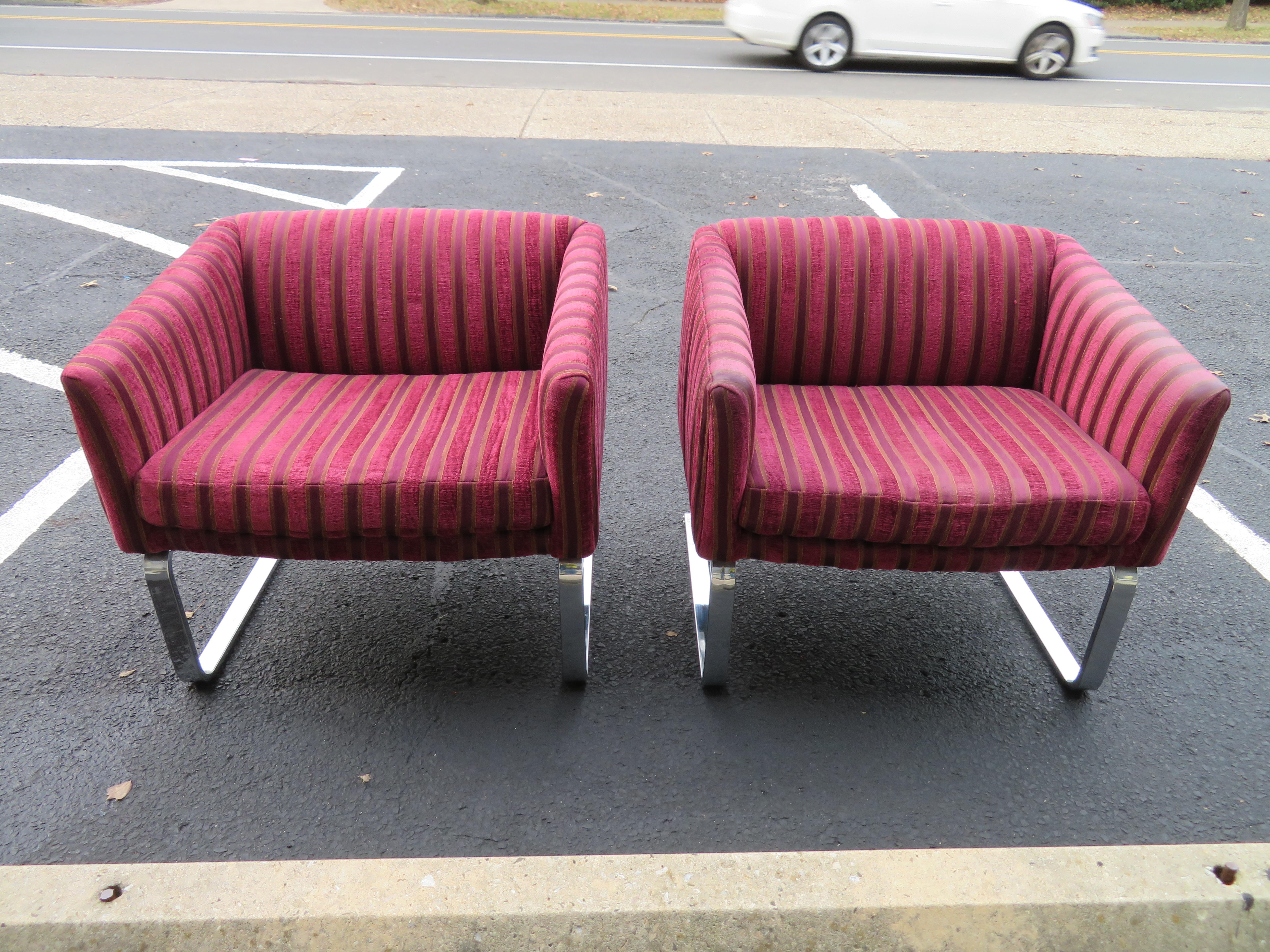 Fantastic Pair of Milo Baughman Style Selig Chrome Cantilevered Lounge Chairs 8