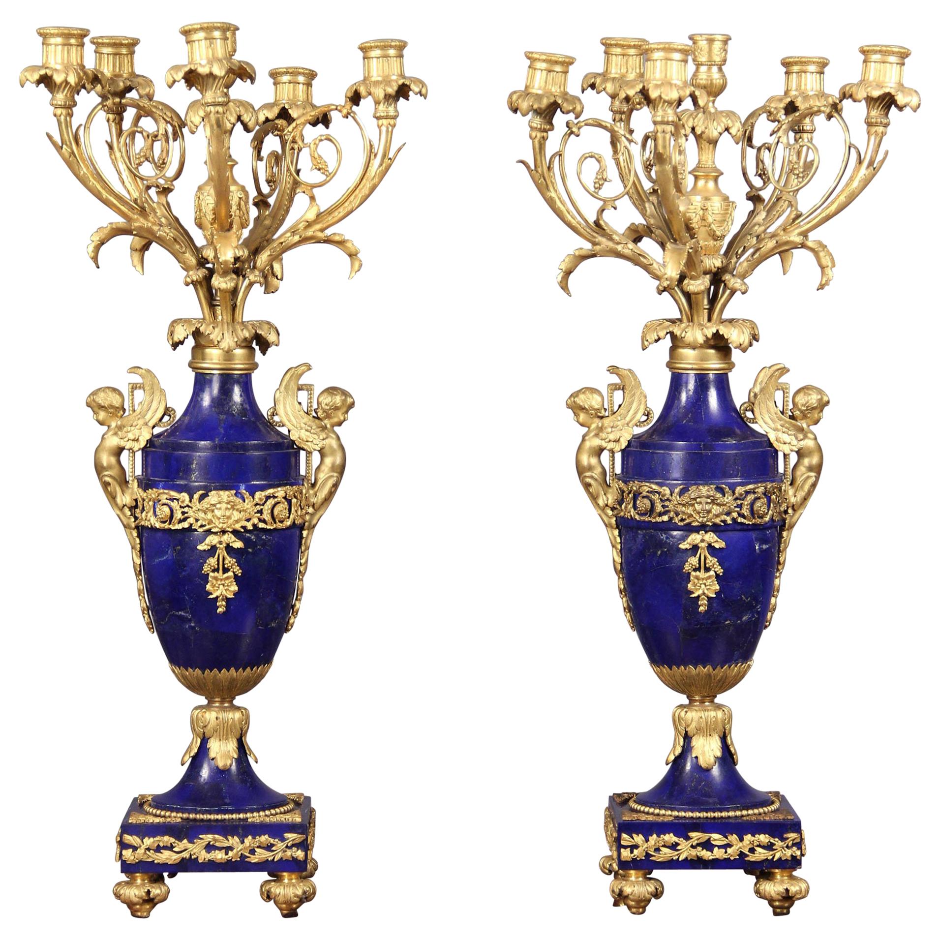 Fantastique paire de candélabres en bronze doré et lapis-lazuli de la fin du XIXe siècle