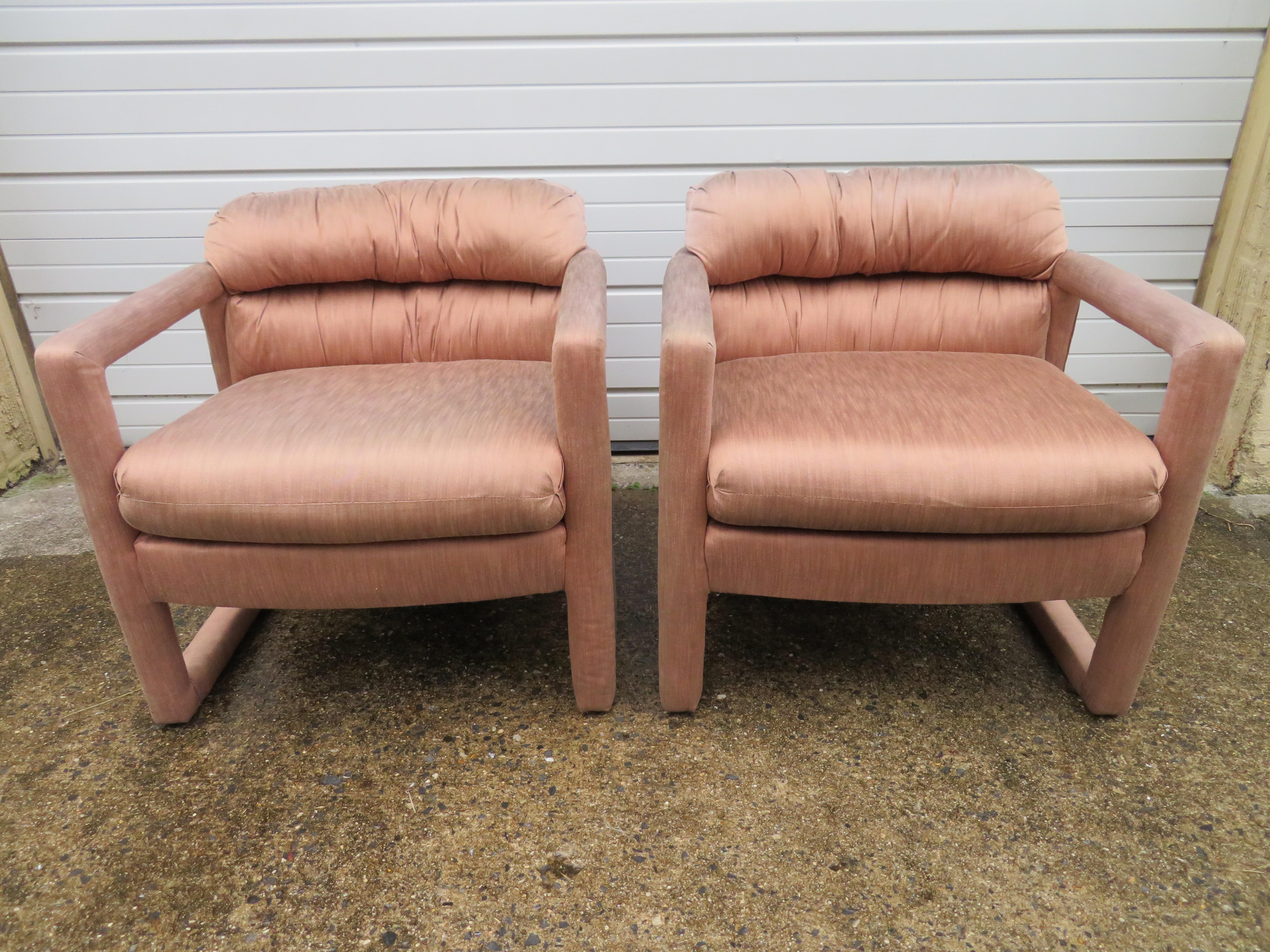 Fantastic pair of Milo Baughman style upholstered lounge chairs. This pair will need to be re-upholstered but that is what you designers are looking for anyway-right? Just imagine these in your client’s favorite fabric!