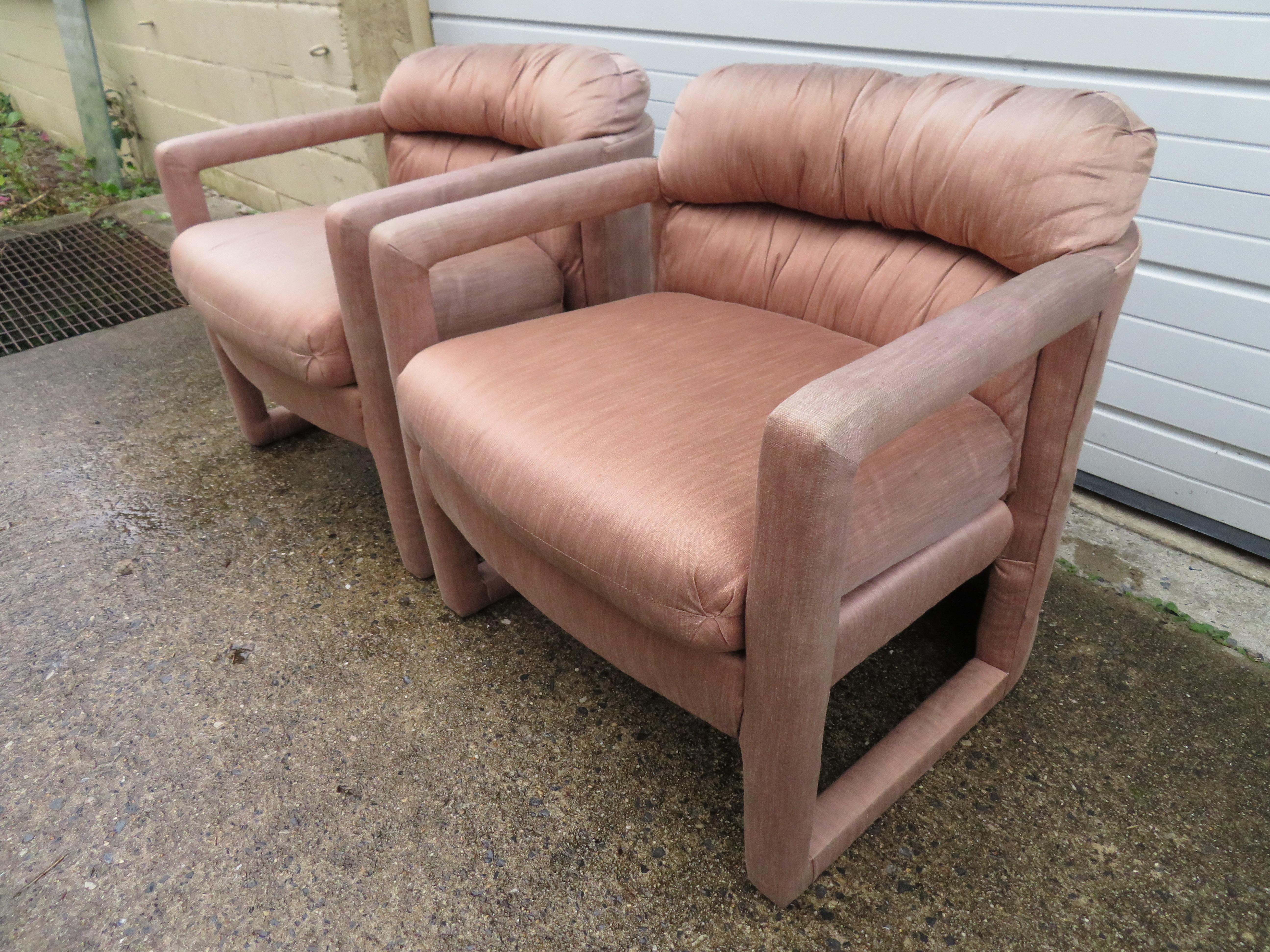 Fantastic Pair of Milo Baughman Style Upholstered Lounge Chairs, Midcentury In Good Condition For Sale In Pemberton, NJ