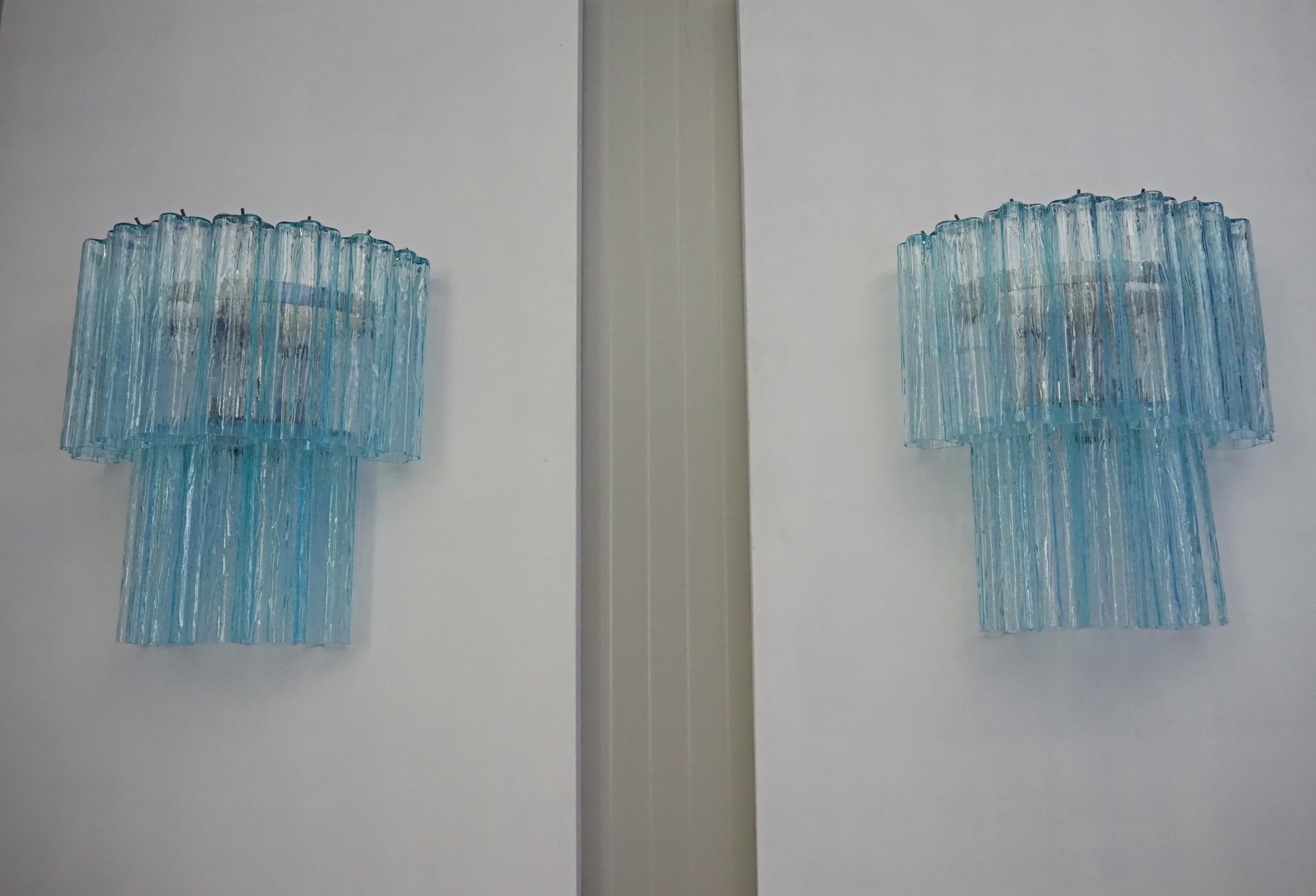 Fantastic pair of Murano Glass Tube wall sconces - 13 blue glass tube In Good Condition For Sale In Gaiarine Frazione Francenigo (TV), IT