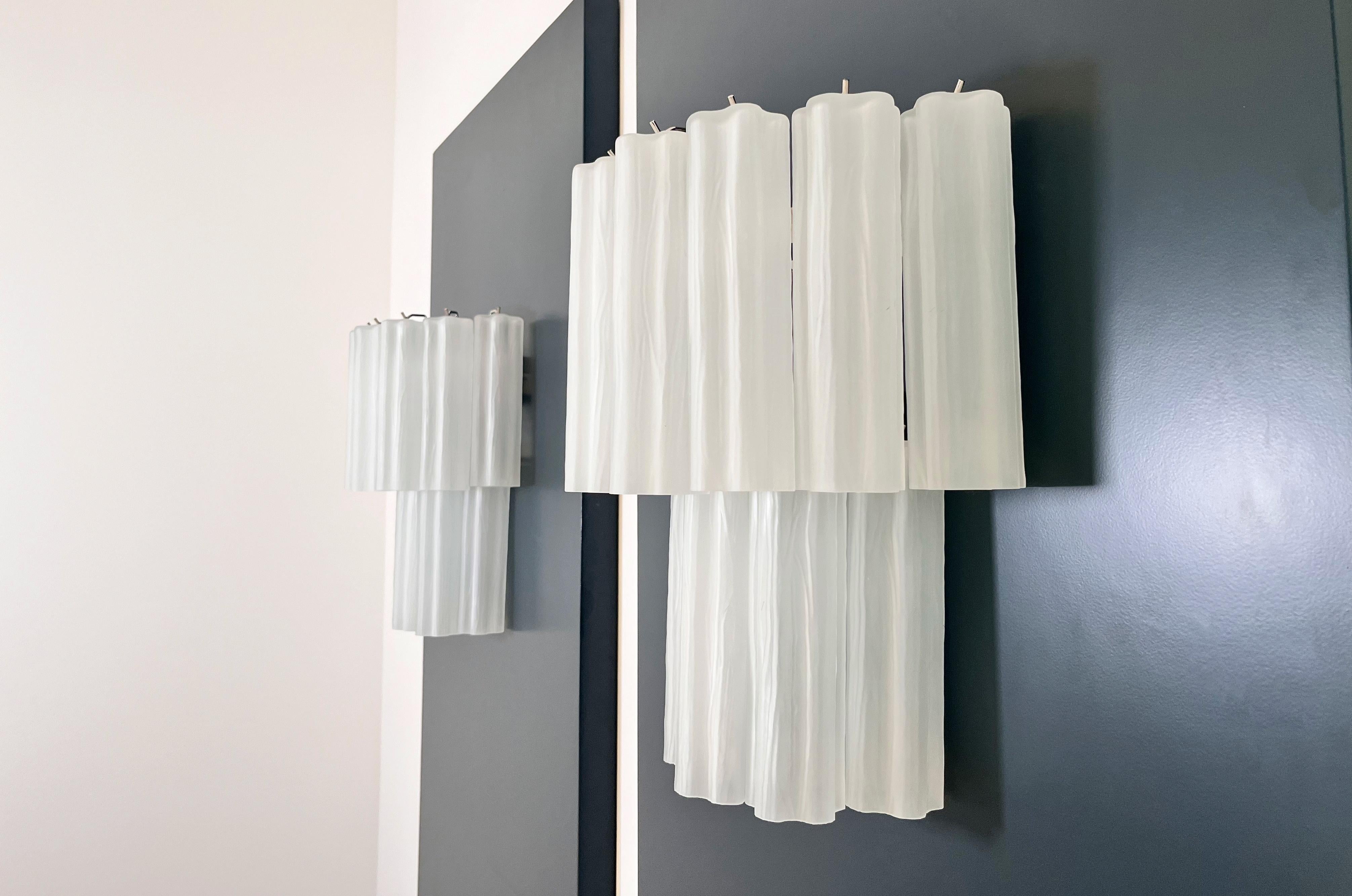 Fantastic pair of Murano Glass Tube wall sconces - 13 etched glass tube in vendita 5