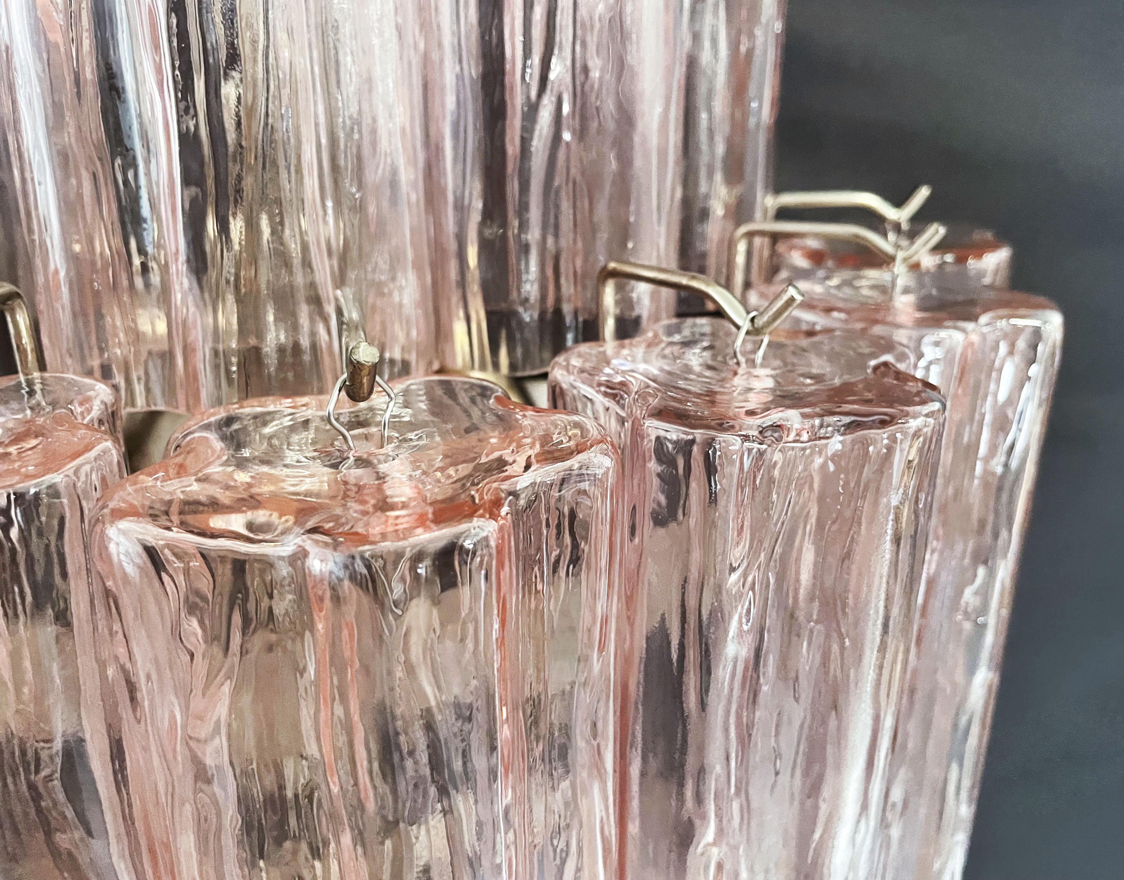 Fantastisches Paar Murano Glasröhren Wandleuchter, 18 rosa Glasröhren im Angebot 4