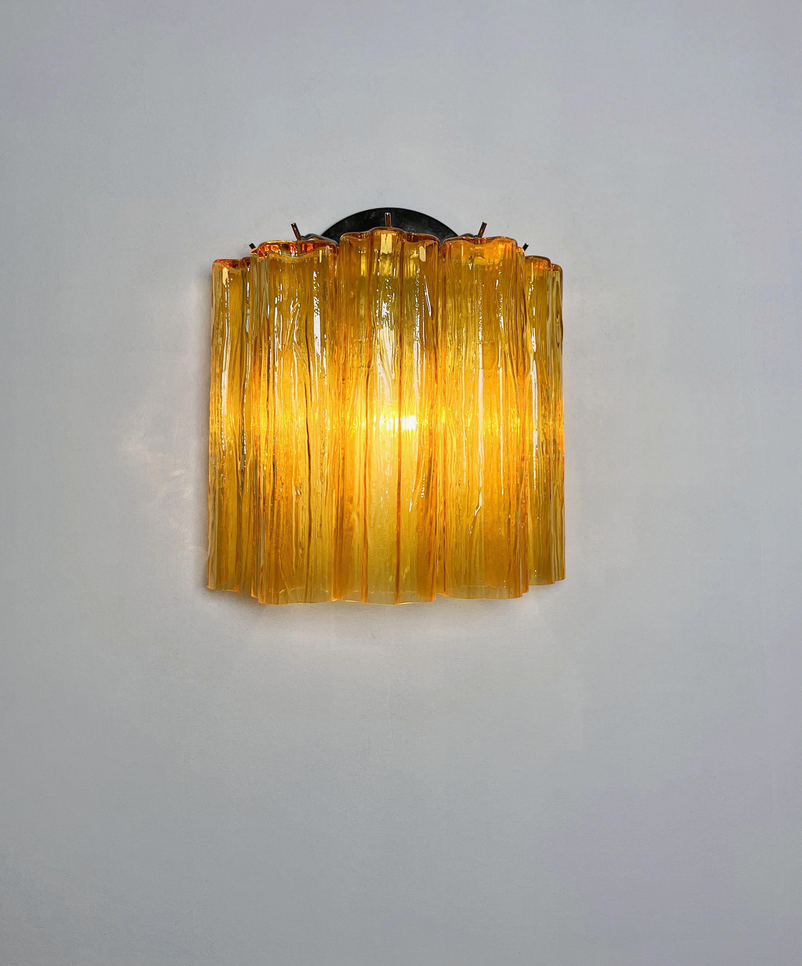 Fantastic pair of Murano Glass Tube wall sconces - 5 amber glass tube in vendita 6