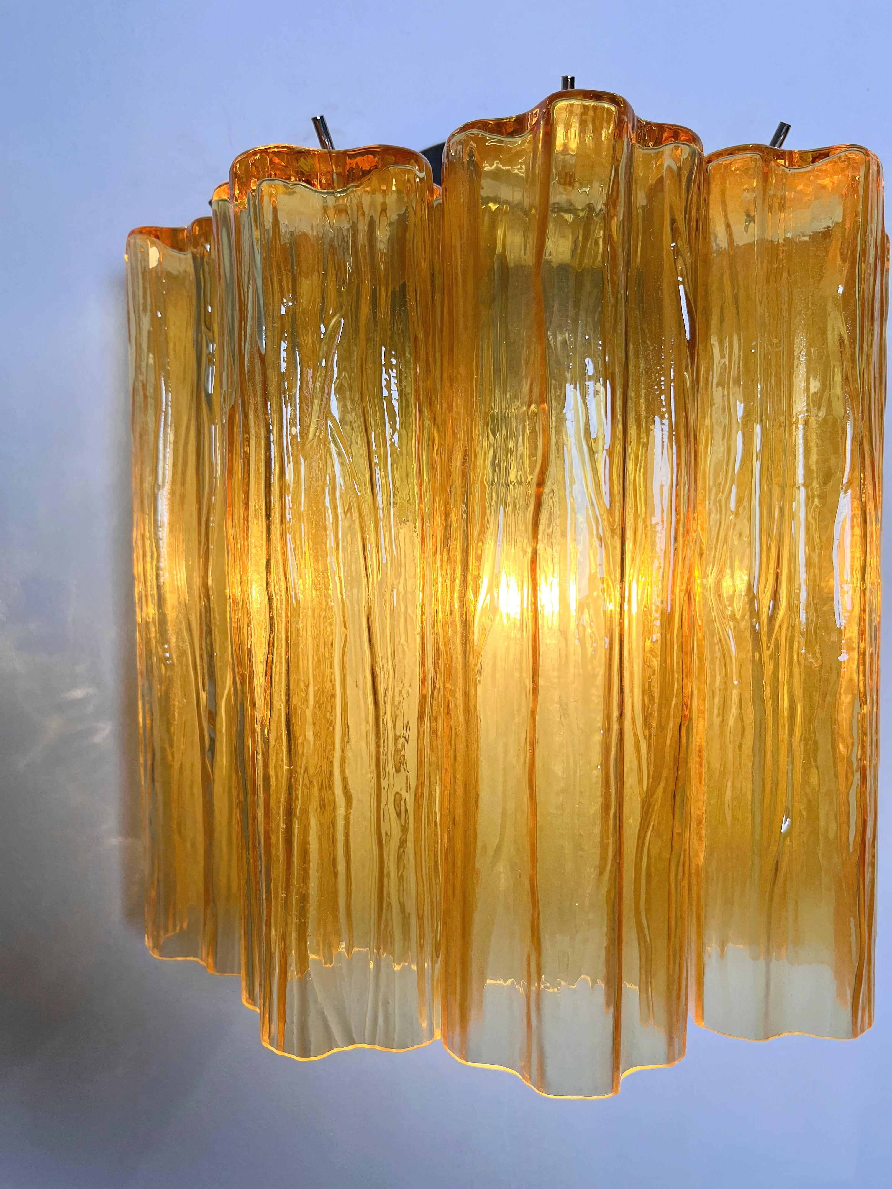 Fantastic pair of Murano Glass Tube wall sconces - 5 amber glass tube in vendita 10