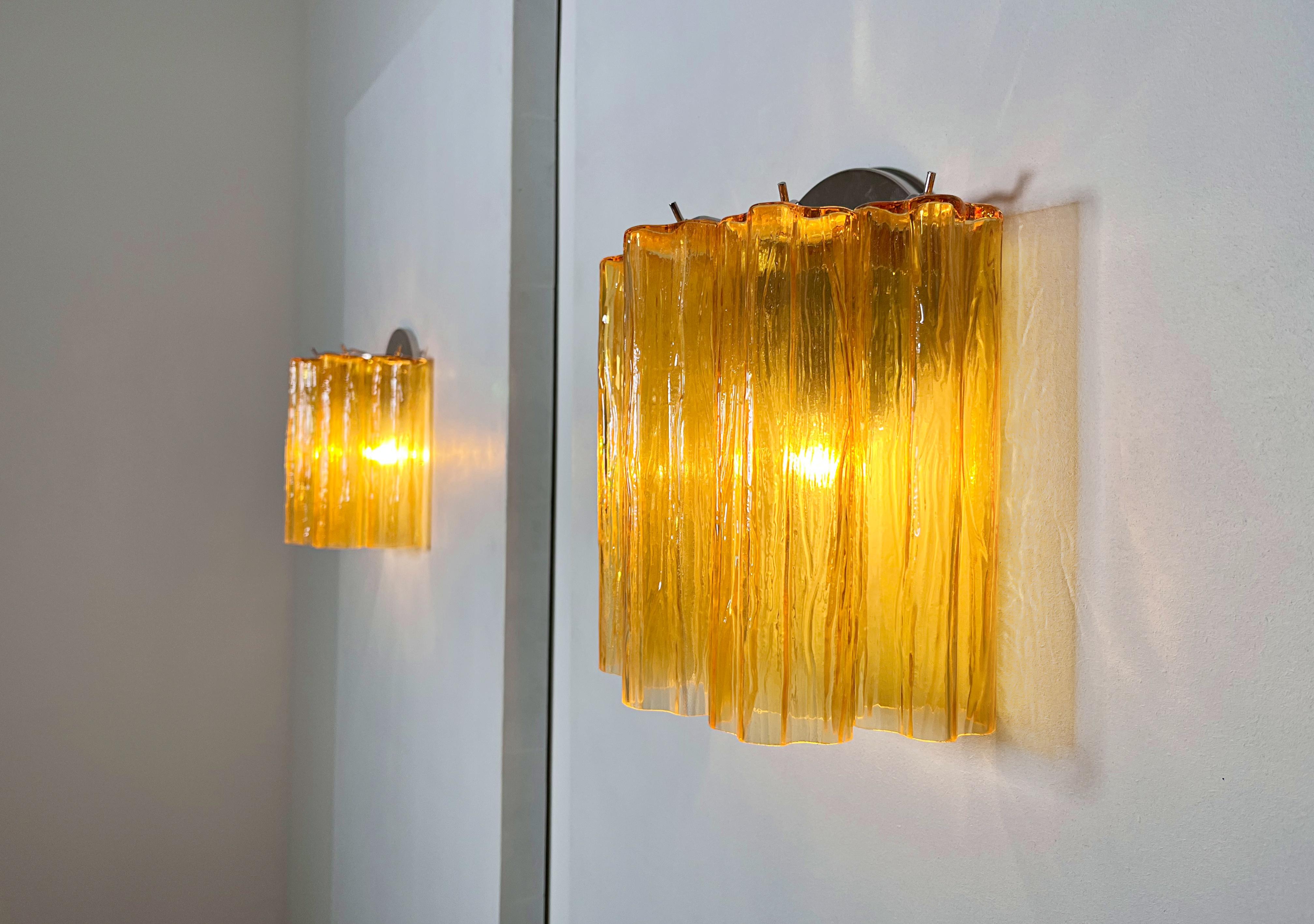 Fantastic pair of Murano Glass Tube wall sconces - 5 amber glass tube in vendita 11