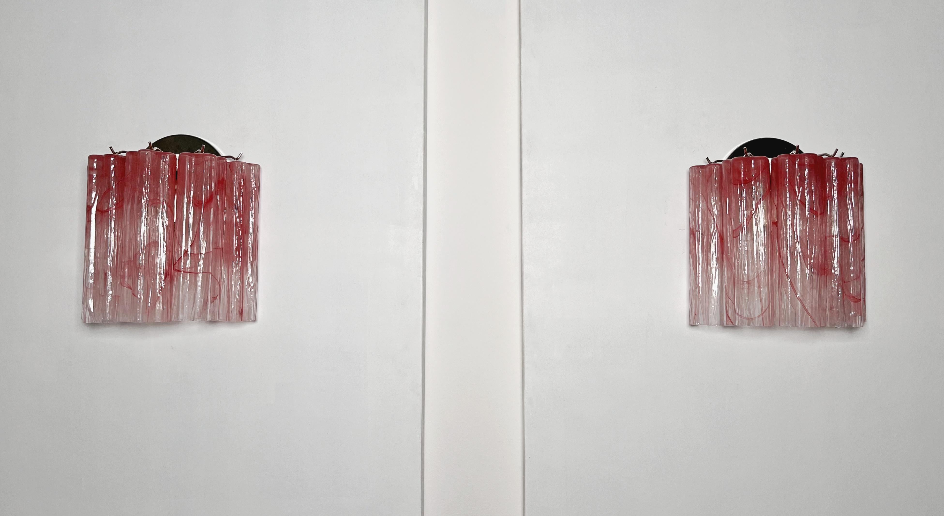 Italiano Fantastic pair of Murano Glass Tube wall sconces - 5 pink alabaster glass tube in vendita