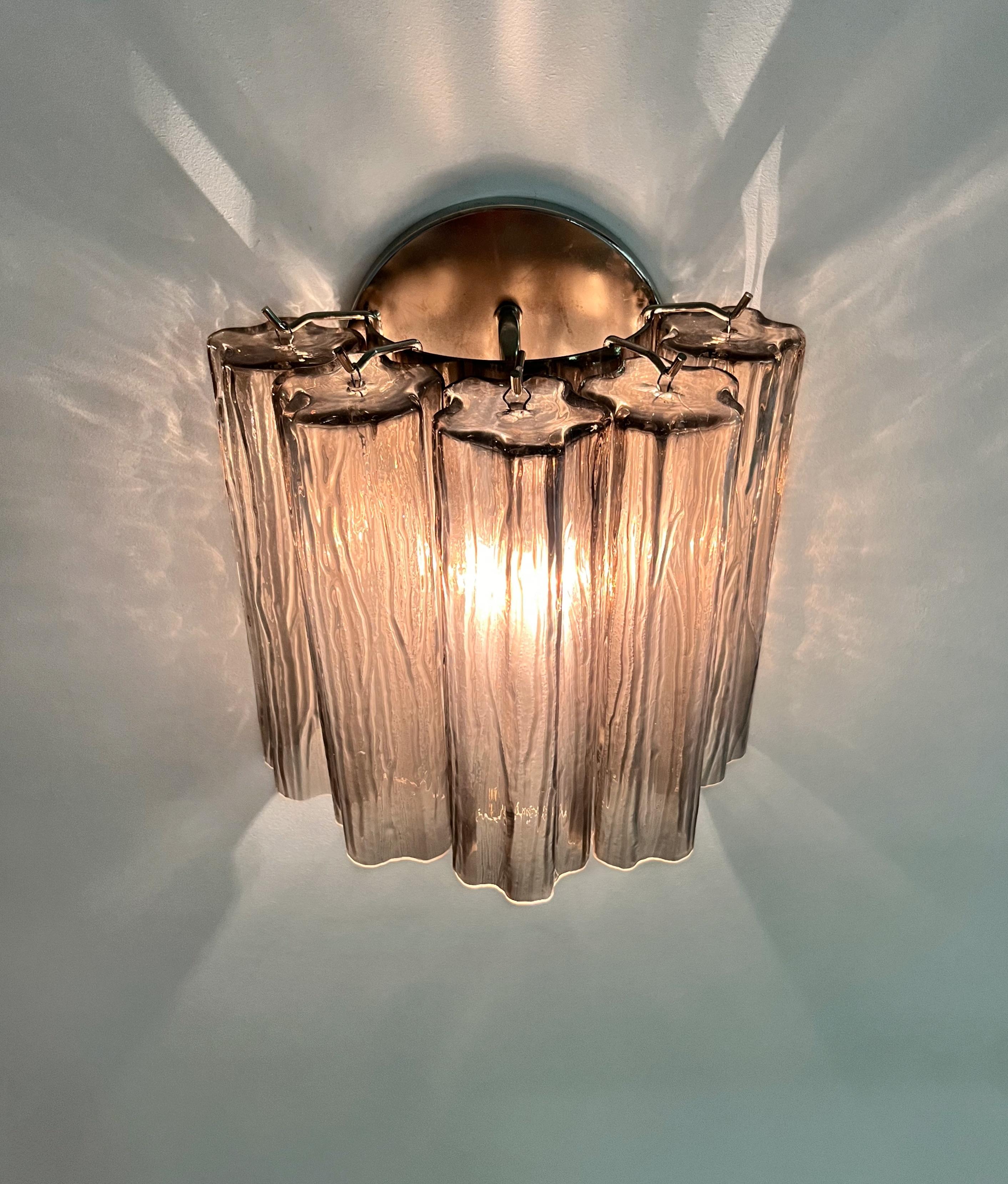 Superbe paire d'appliques murales en verre de Murano - 5 tubes en verre fumé en vente 8