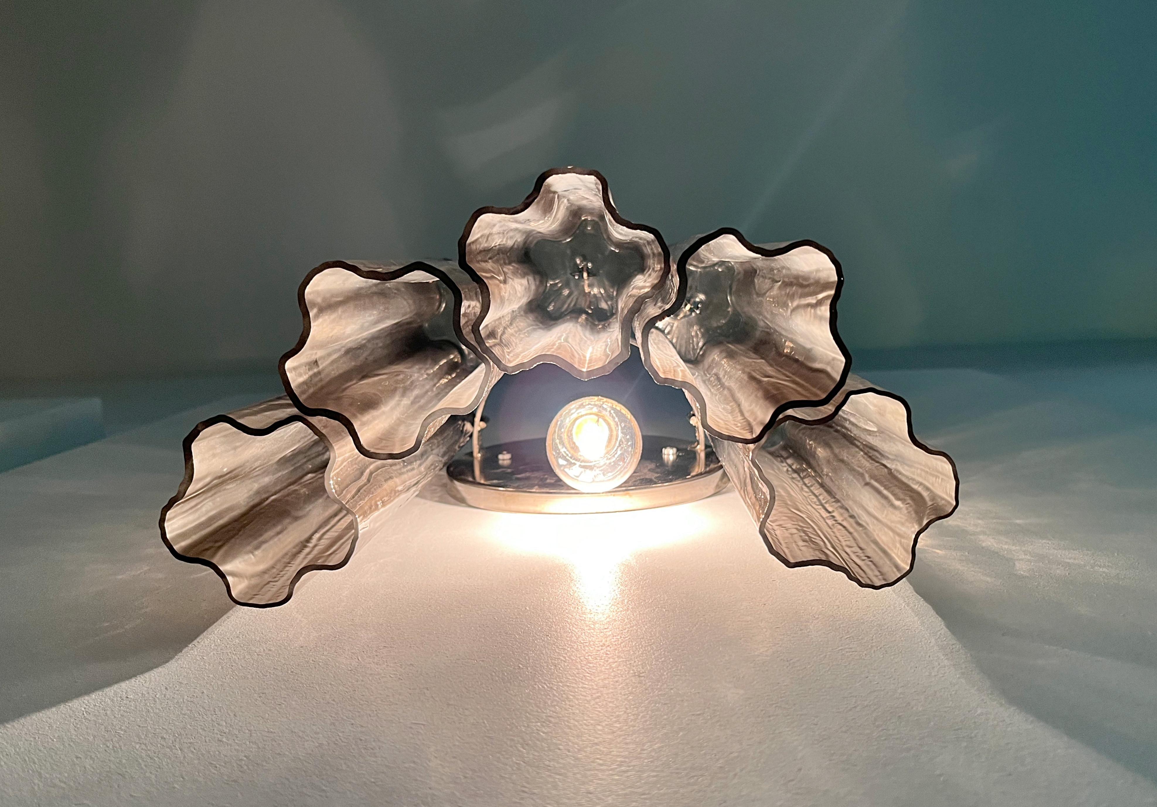 Superbe paire d'appliques murales en verre de Murano - 5 tubes en verre fumé en vente 9