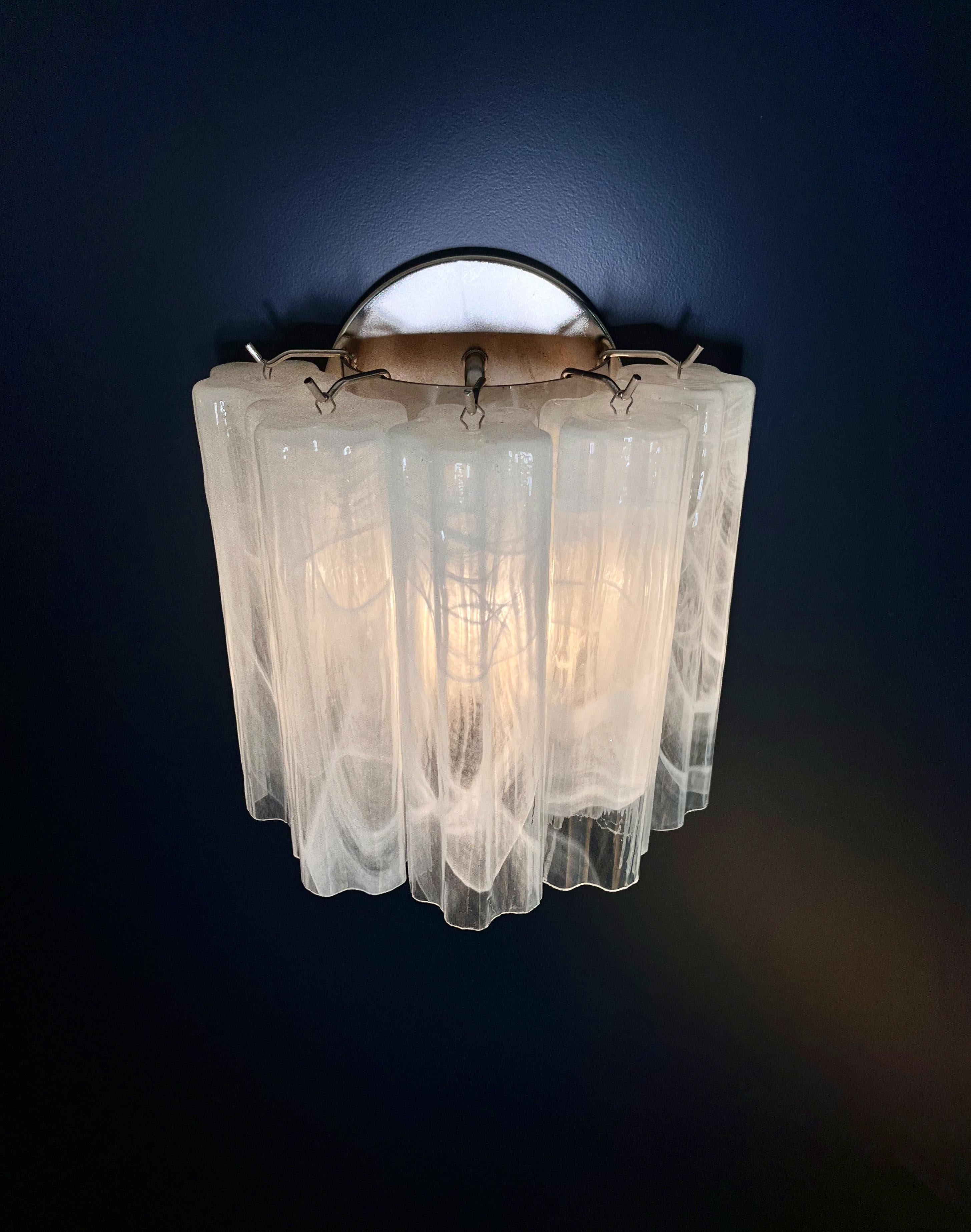 Fantastic pair of Murano Glass Tube wall sconces - 5 white alabaster glass tube in vendita 4