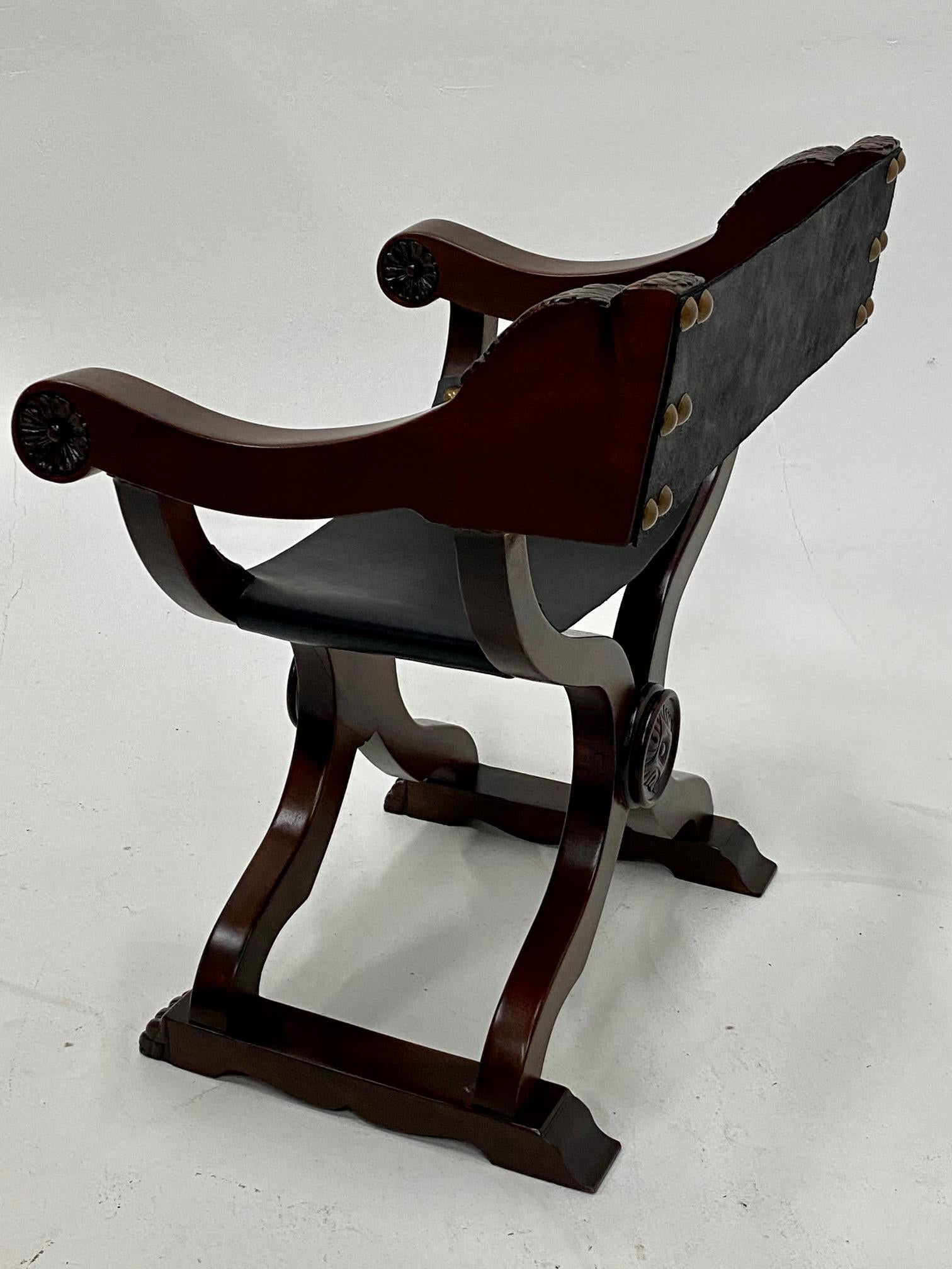 Fantastisches Paar neu restaurierter italienischer Savaranola-Stühle im Barockstil, neu Fantastic im Angebot 5