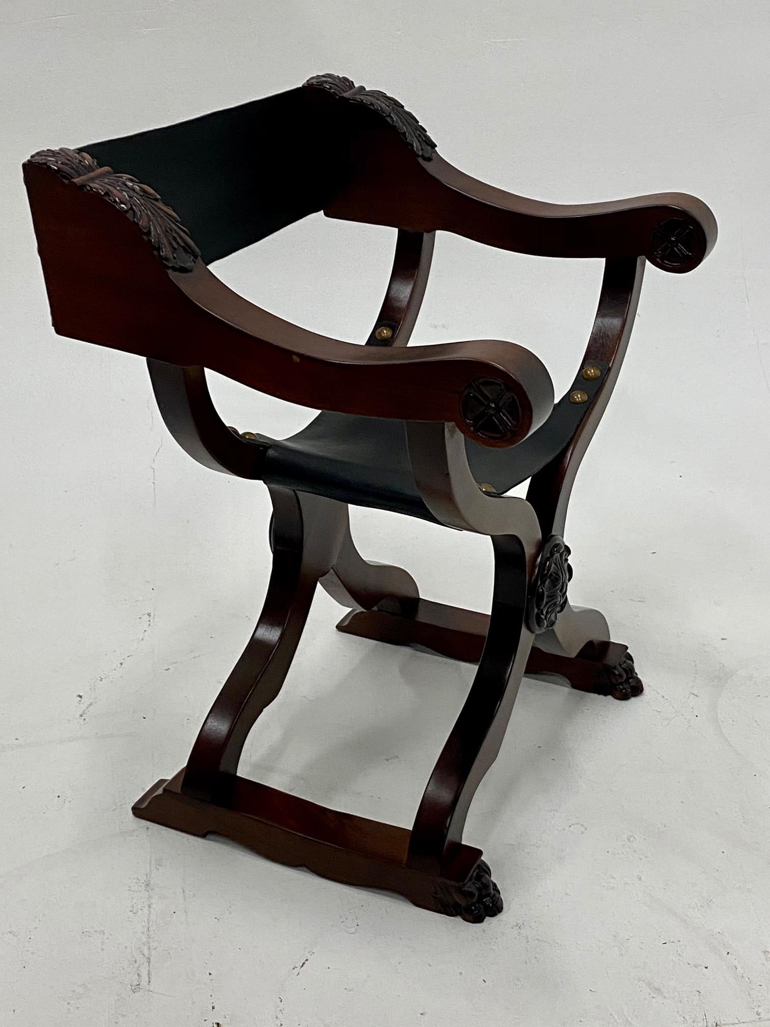 Fantastisches Paar neu restaurierter italienischer Savaranola-Stühle im Barockstil, neu Fantastic (Frühes 20. Jahrhundert) im Angebot
