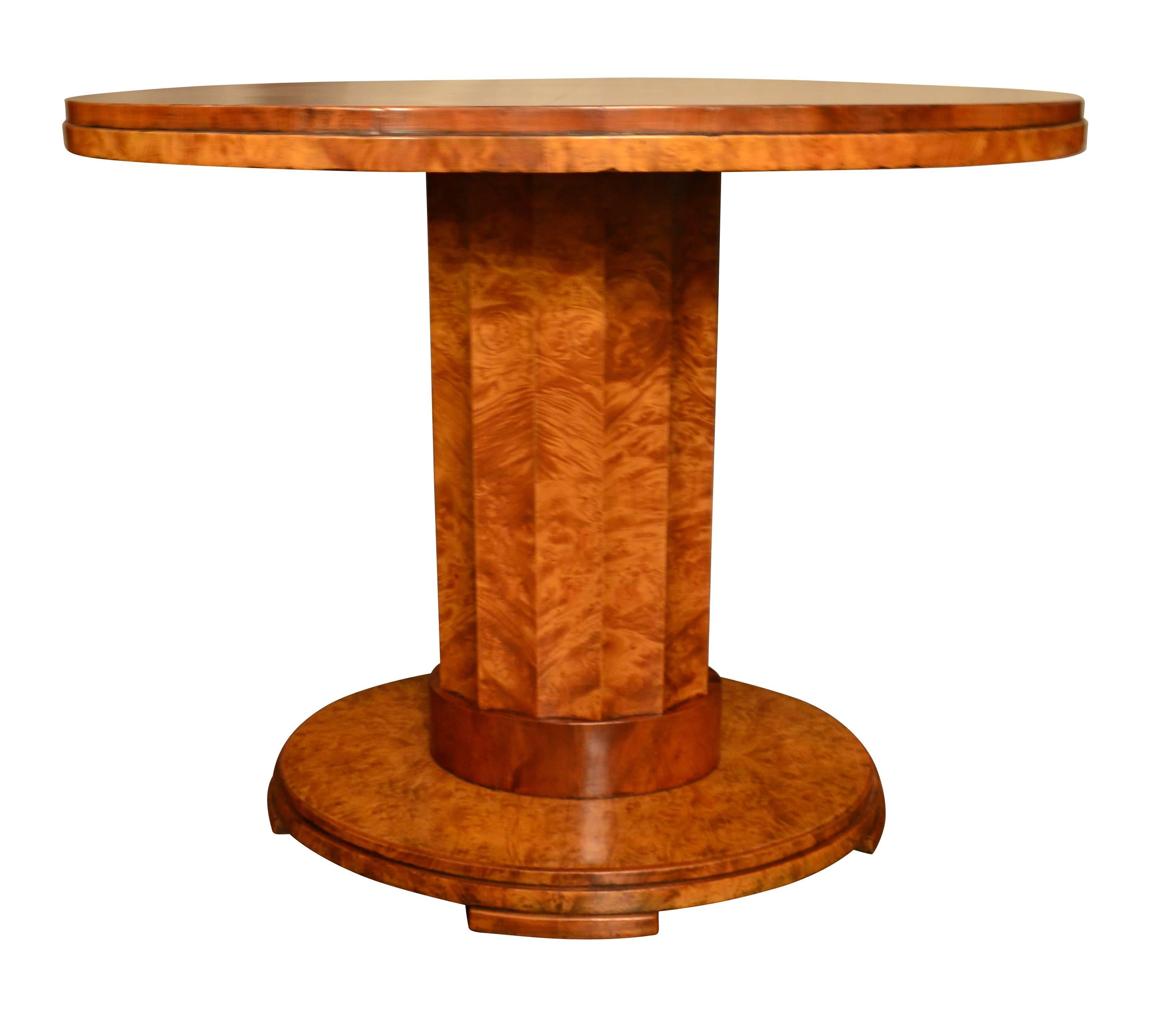 Pair of Period Art Deco Burr Myrtle and Root Maple Oval Centre Tables In Good Condition For Sale In London, GB