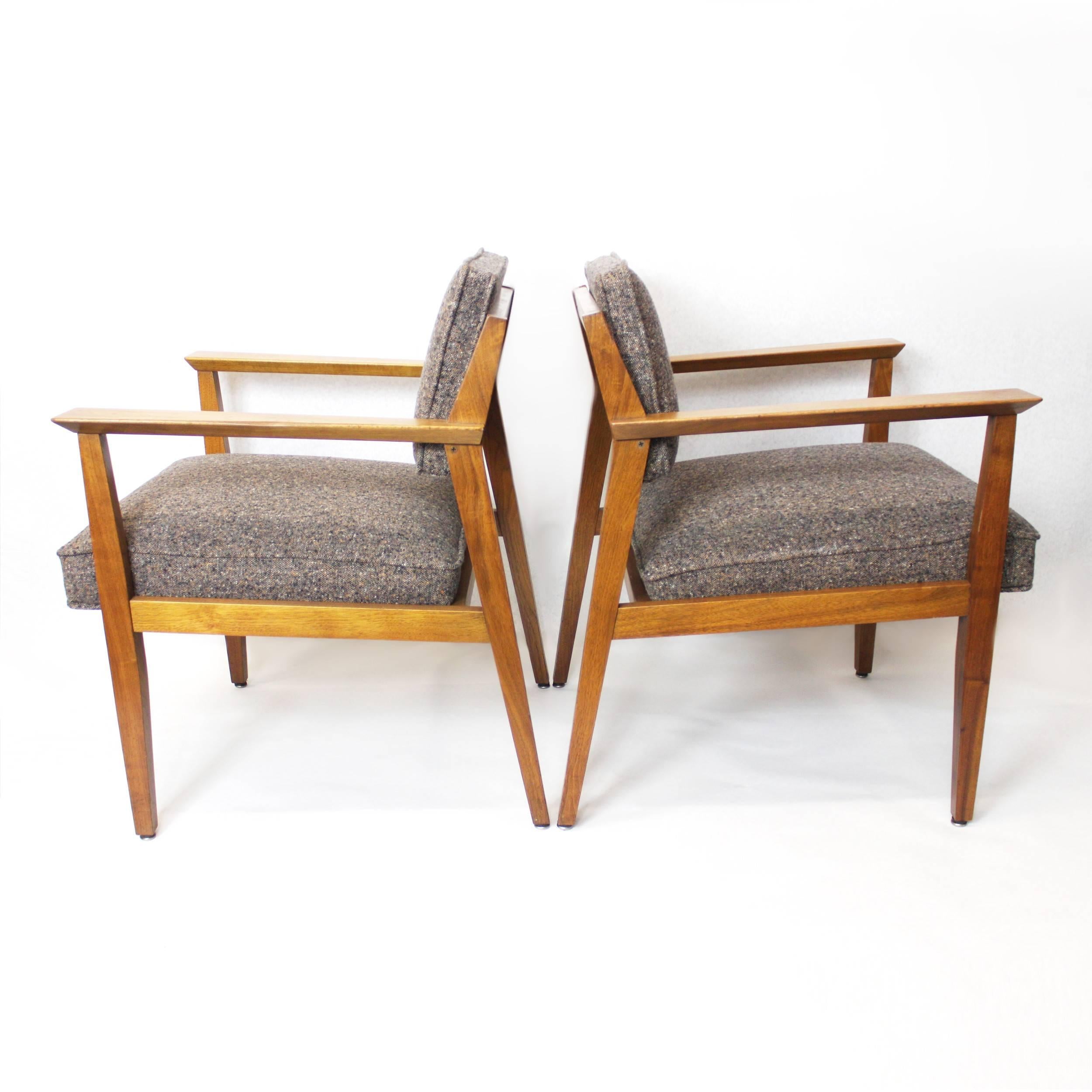 Fantastic Pair Of Mid Century Modern Walnut Lounge Chairs By Stow Fantastic Pair Of Mid Century Modern Walnut Lounge Chairs By Stow Davis For At 1stdibs