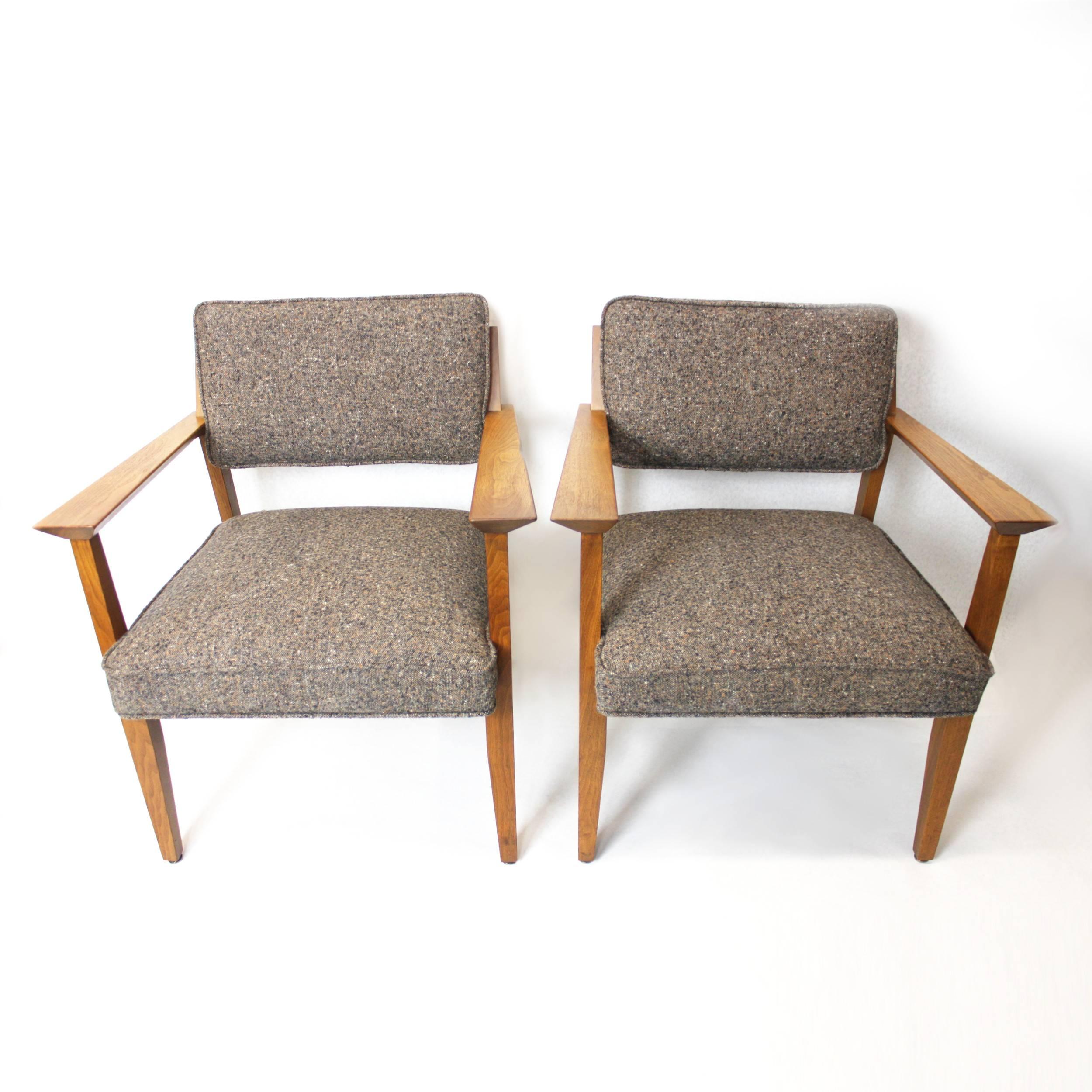 Fantastic Pair Of Mid Century Modern Walnut Lounge Chairs By Stow Fantastic Pair Of Mid Century Modern Walnut Lounge Chairs By Stow Davis For At 1stdibs