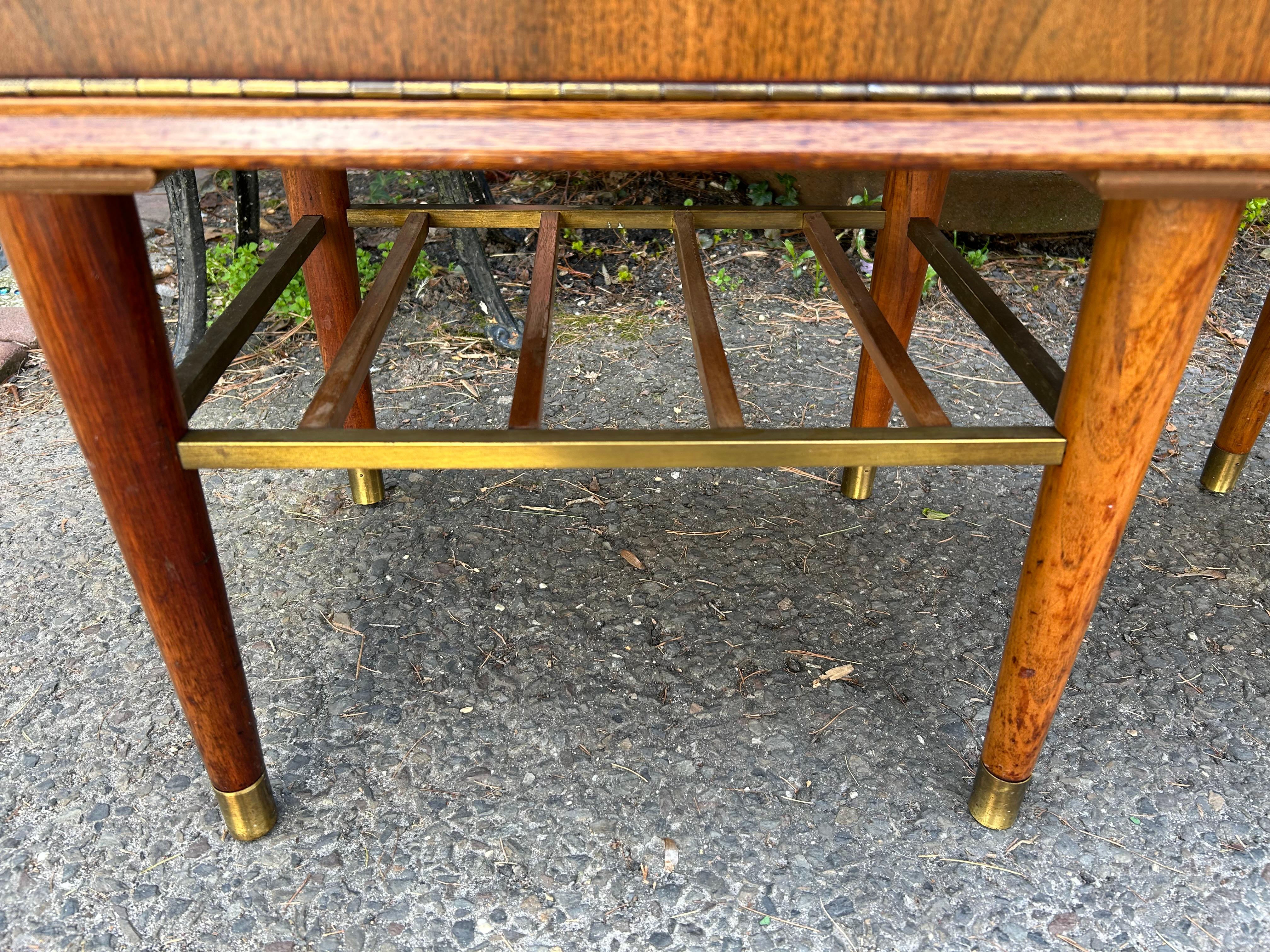 Fantastic Pair Paul McCobb style Walnut Brass Night Stands Mid-Century Modern In Good Condition For Sale In Pemberton, NJ