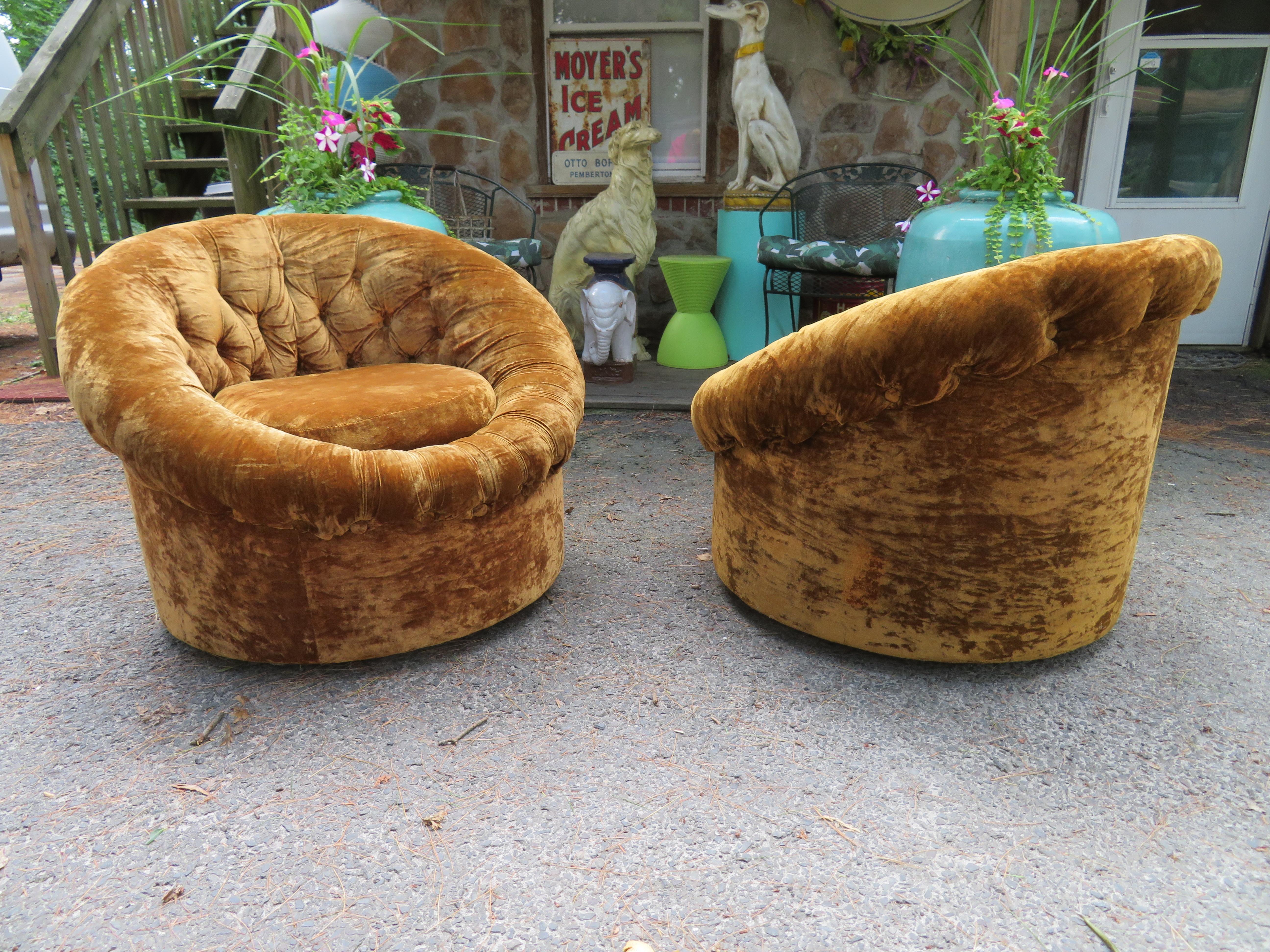 Pair of Pierre Paulin Style Tufted Swivel Pod Chairs Mid-Century Modern For Sale 5