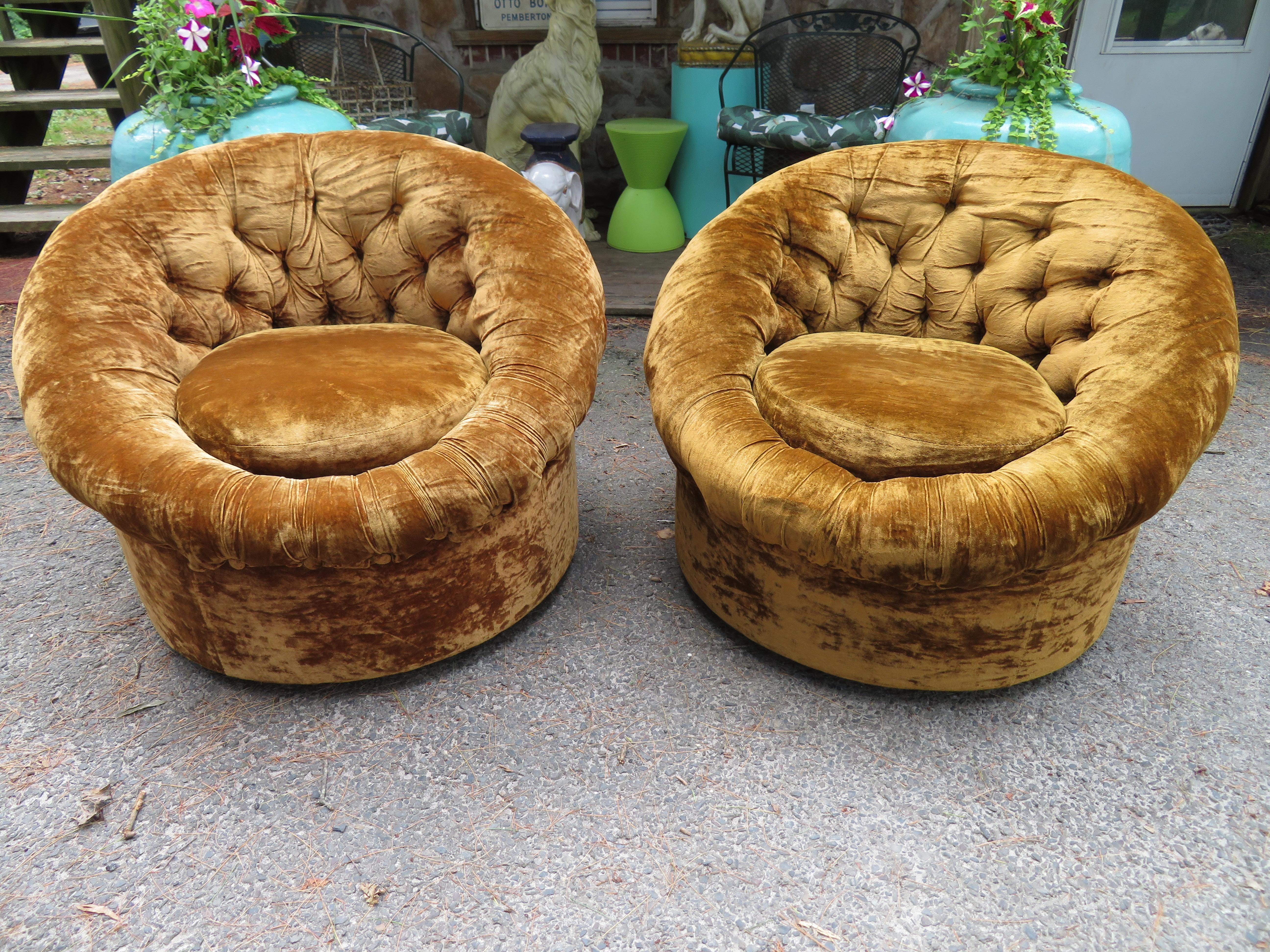 Pair of Pierre Paulin Style Tufted Swivel Pod Chairs Mid-Century Modern For Sale 6